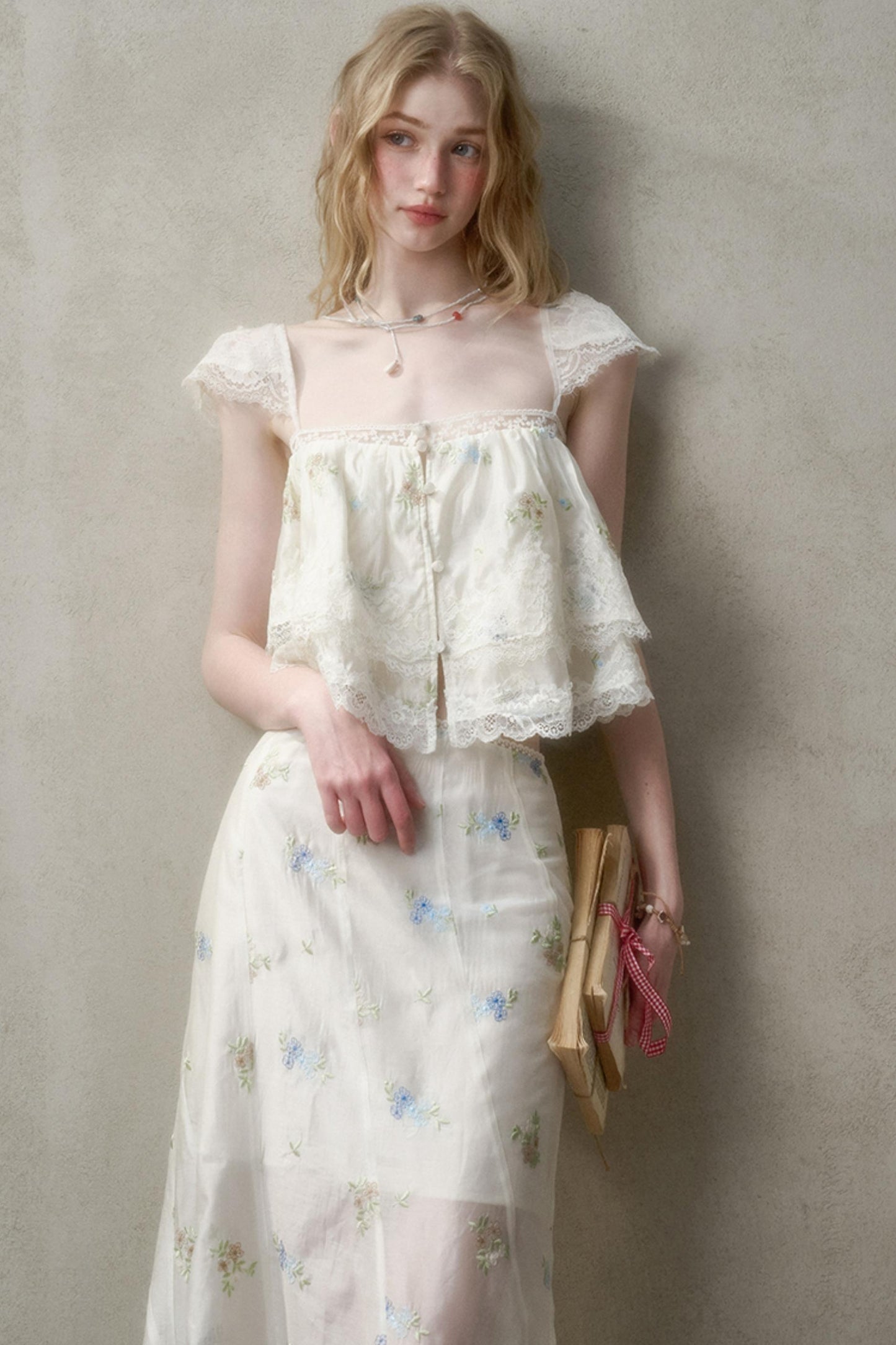 Airy Floral Ensemble Long Lace Skirt Set-Up