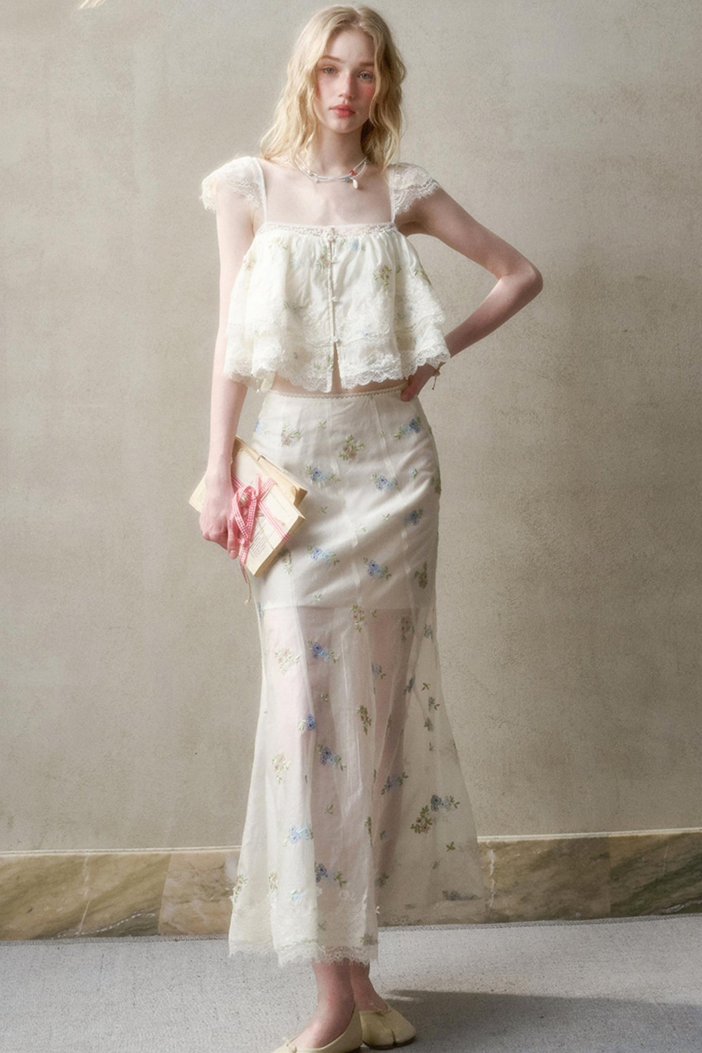 Airy Floral Ensemble Long Lace Skirt Set-Up