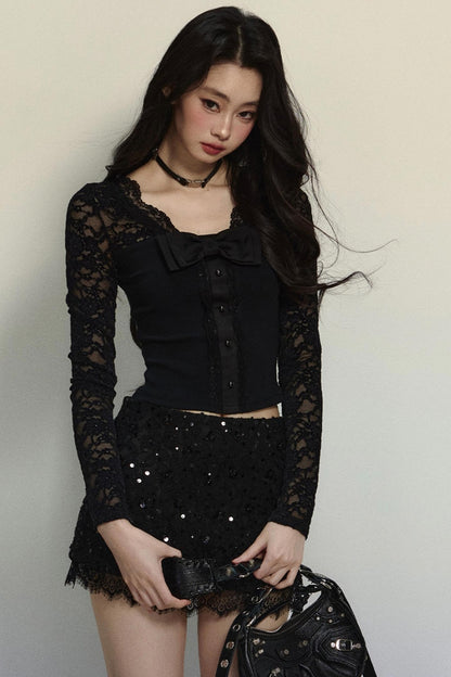 Slim Fit V-Neck Lace Cropped Top