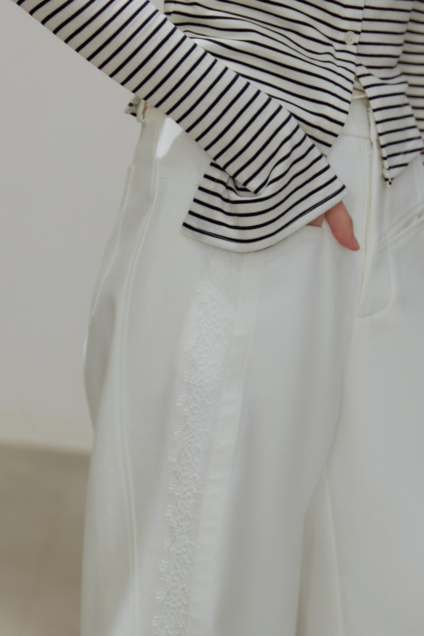 Slimming Silhouette Pants