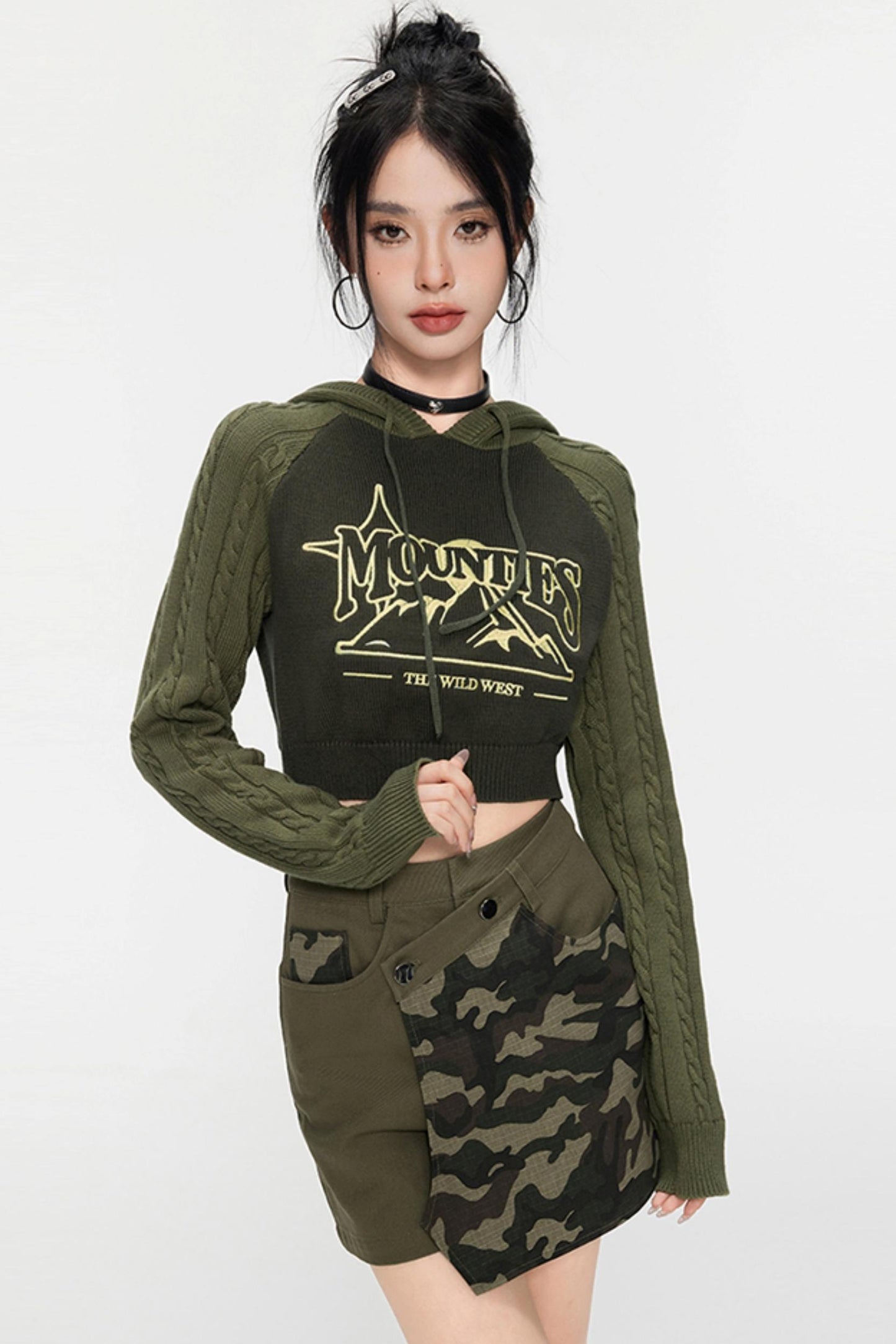 Contrasting Cropped Sweater