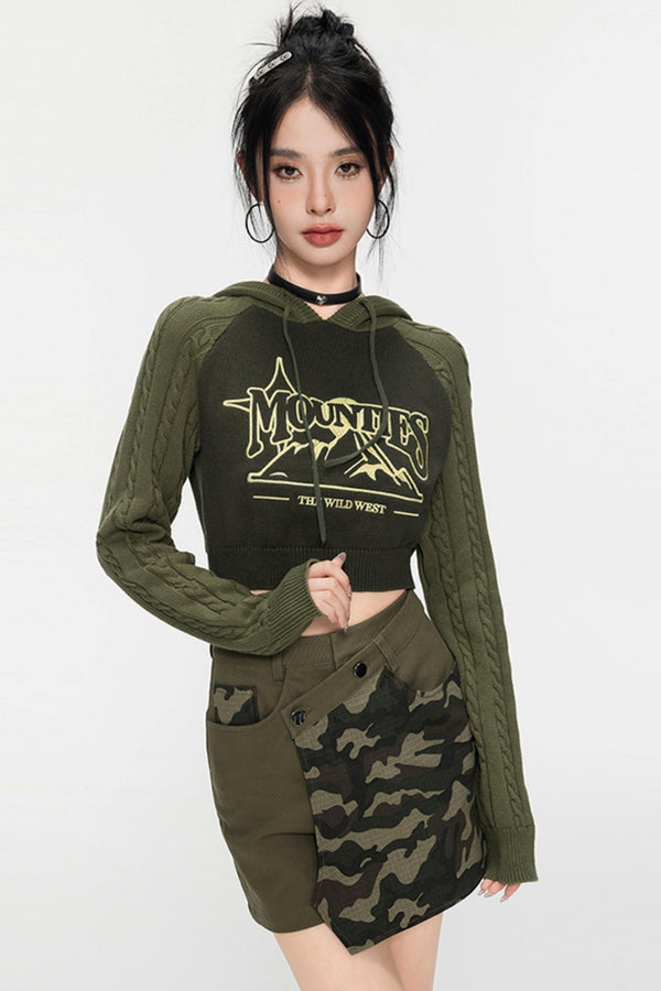 Contrasting Cropped Sweater