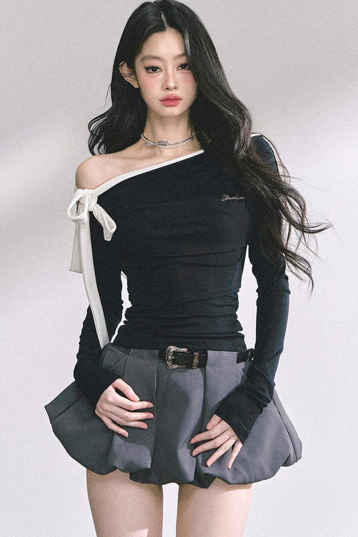 Swirl Waist Slimming Black Top