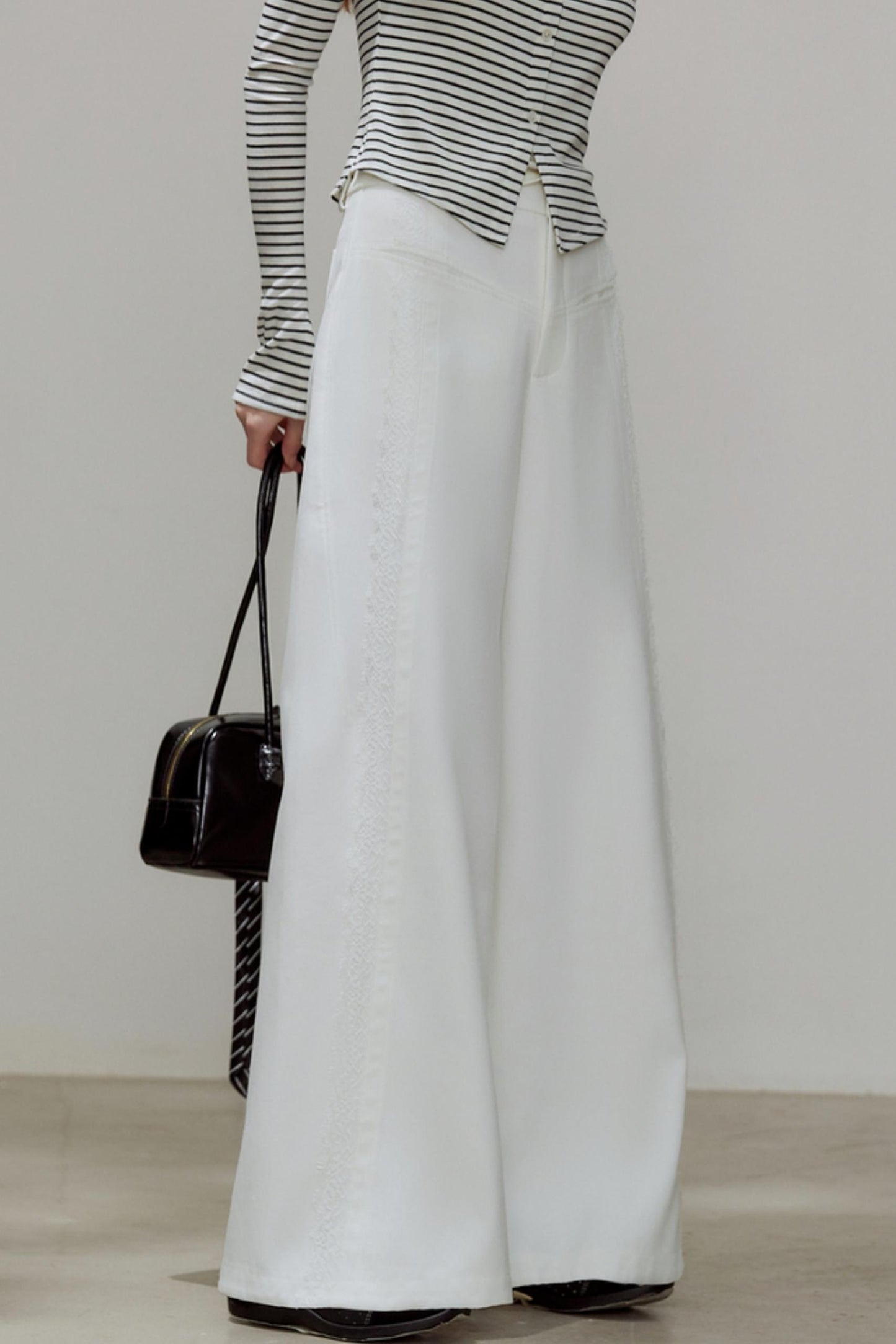 Slimming Silhouette Pants