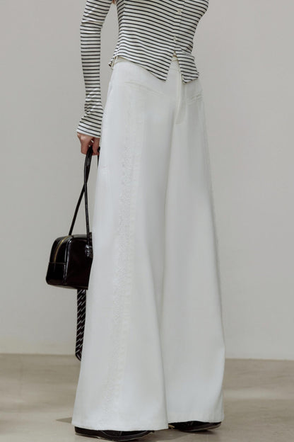 Slimming Silhouette Pants