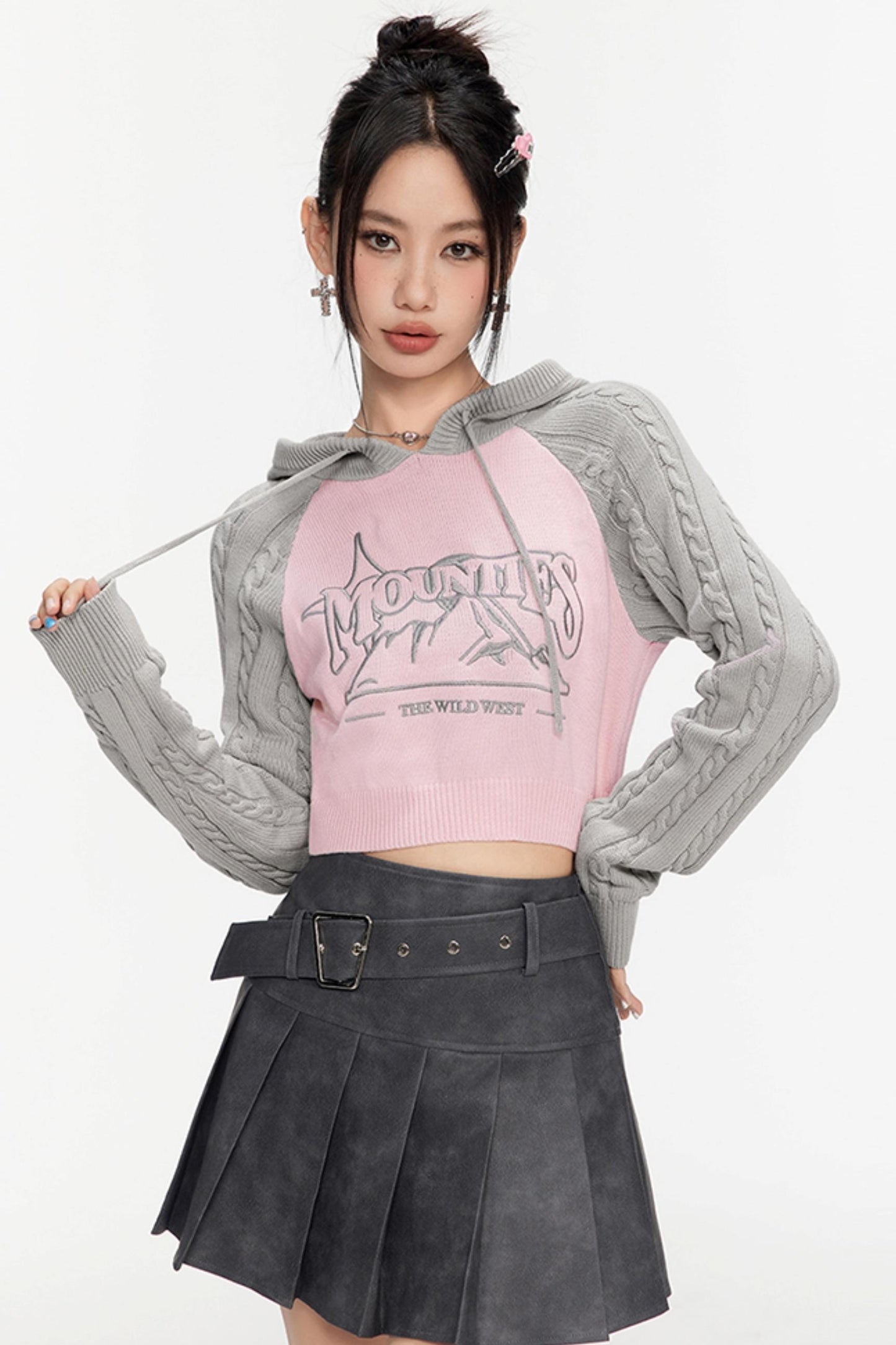 Contrasting Cropped Sweater