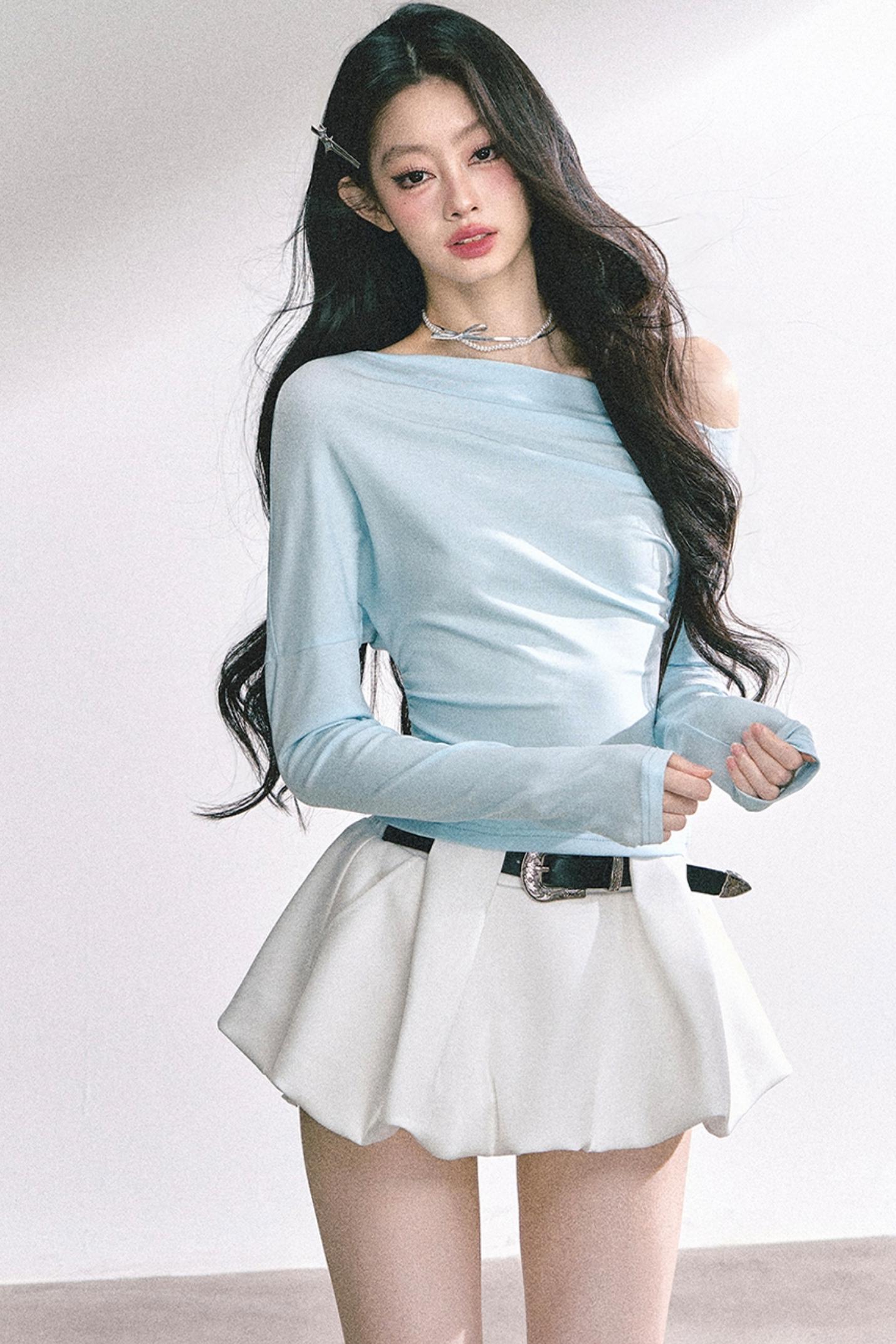 Straight Shoulder Long Sleeve T-Shirt