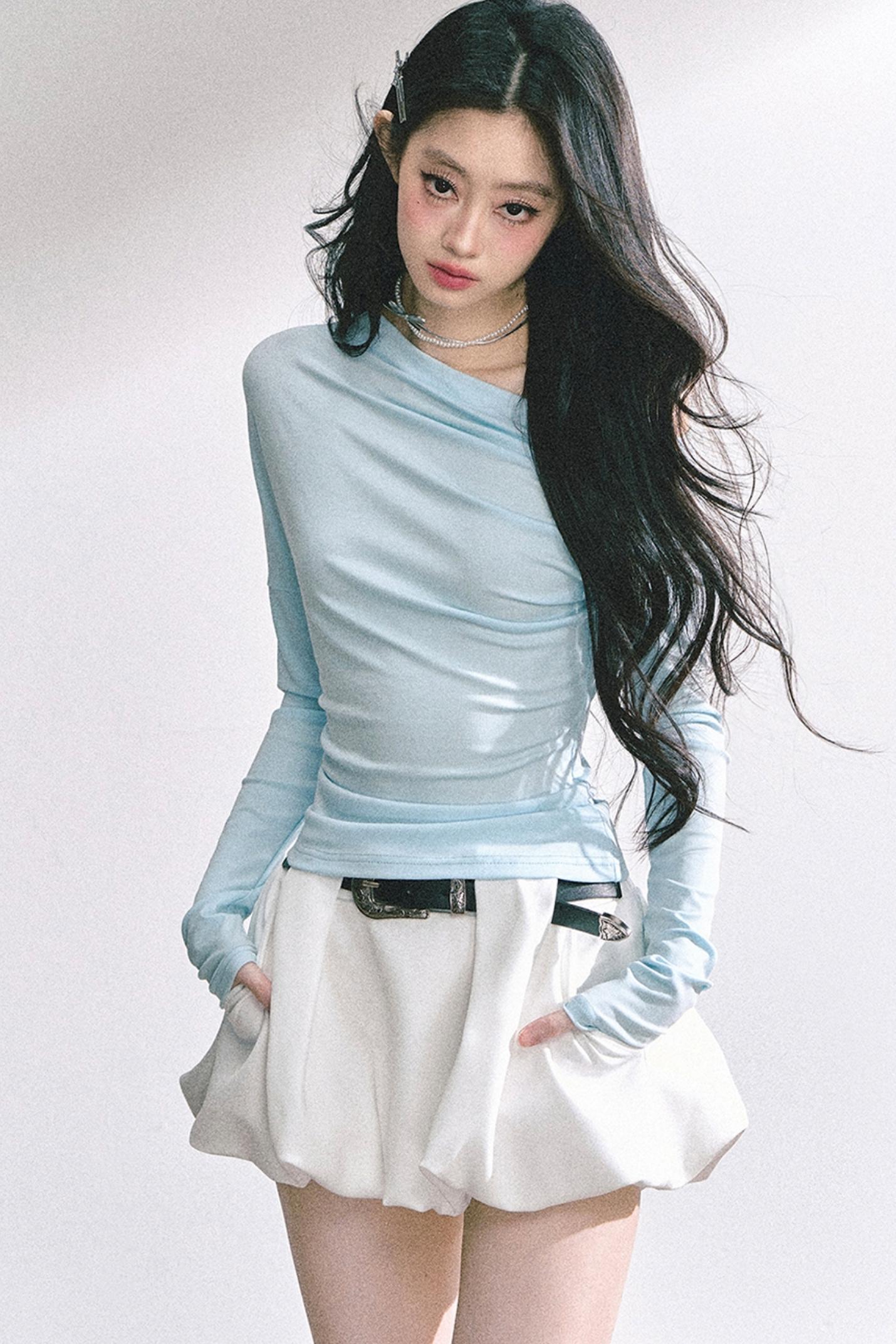 Straight Shoulder Long Sleeve T-Shirt