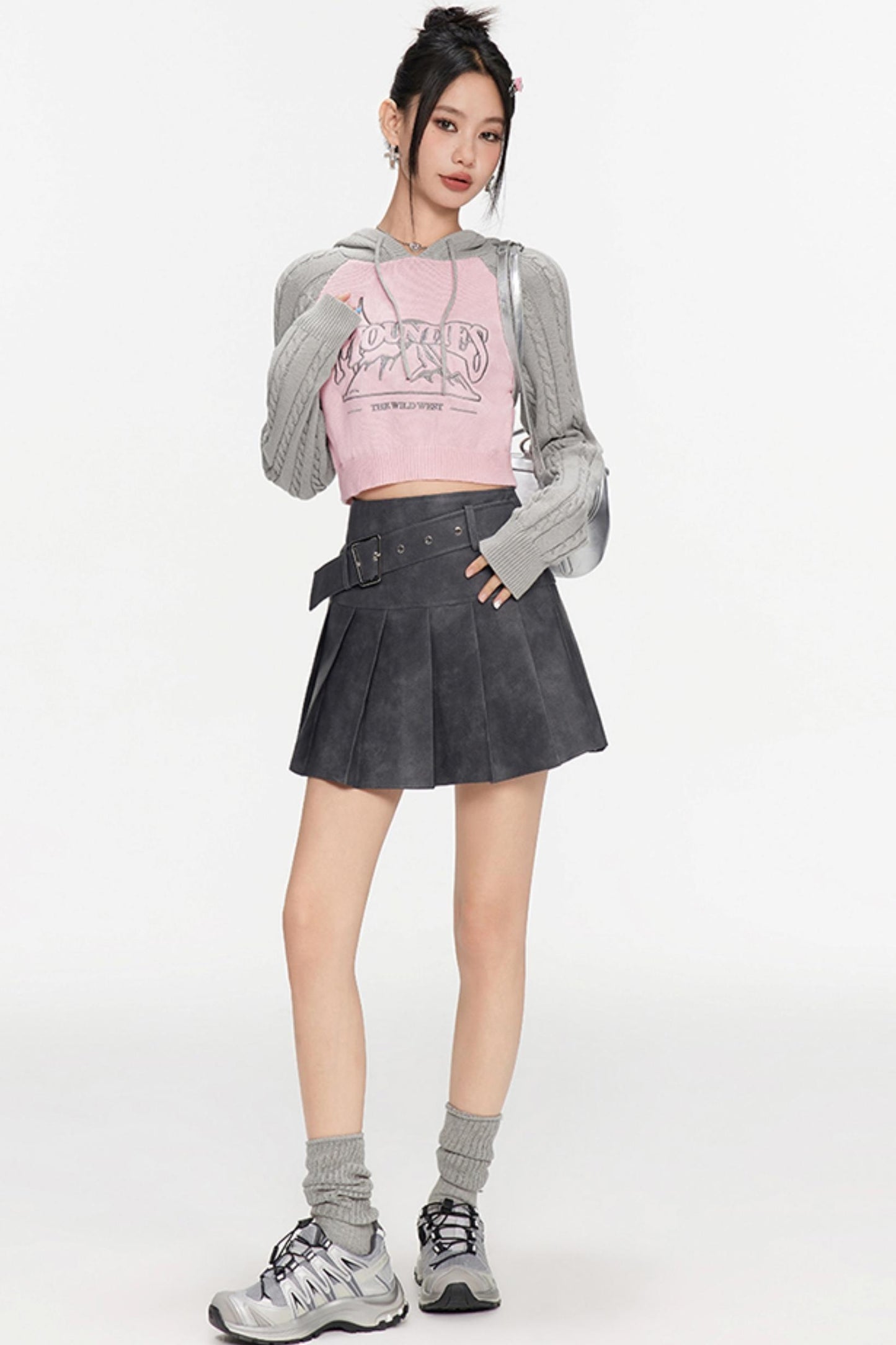 Contrasting Cropped Sweater