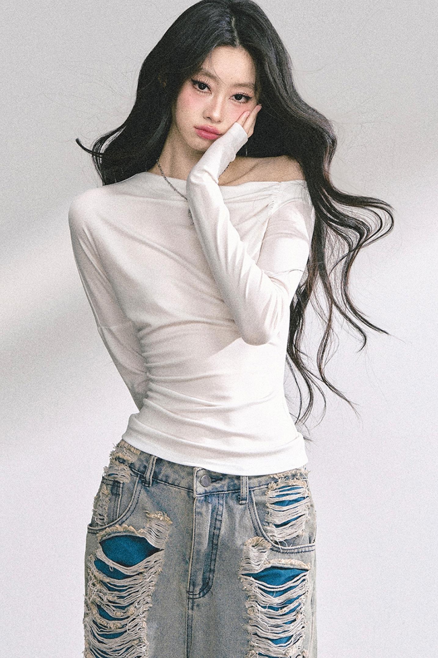 Straight Shoulder Long Sleeve T-Shirt