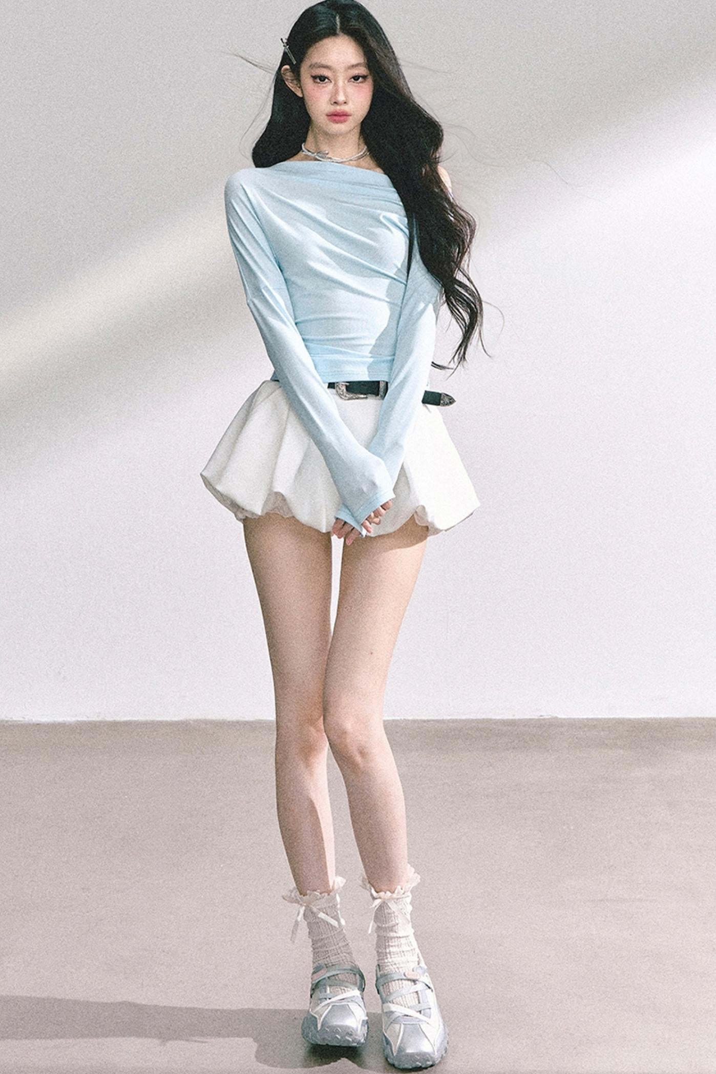 Straight Shoulder Long Sleeve T-Shirt