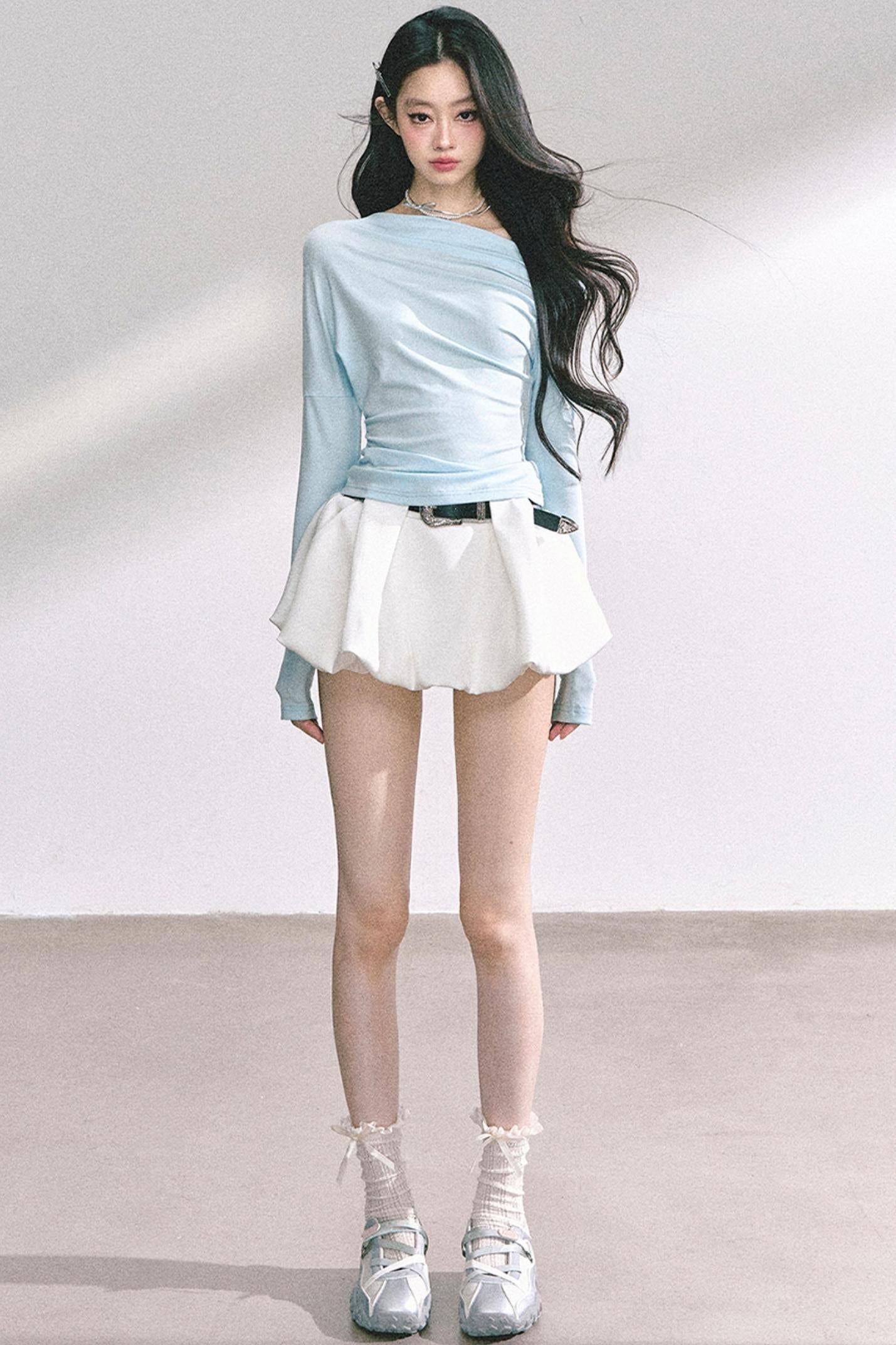 Straight Shoulder Long Sleeve T-Shirt