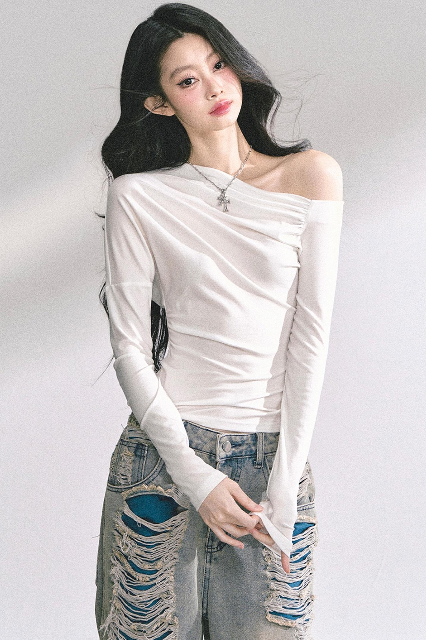 Straight Shoulder Long Sleeve T-Shirt