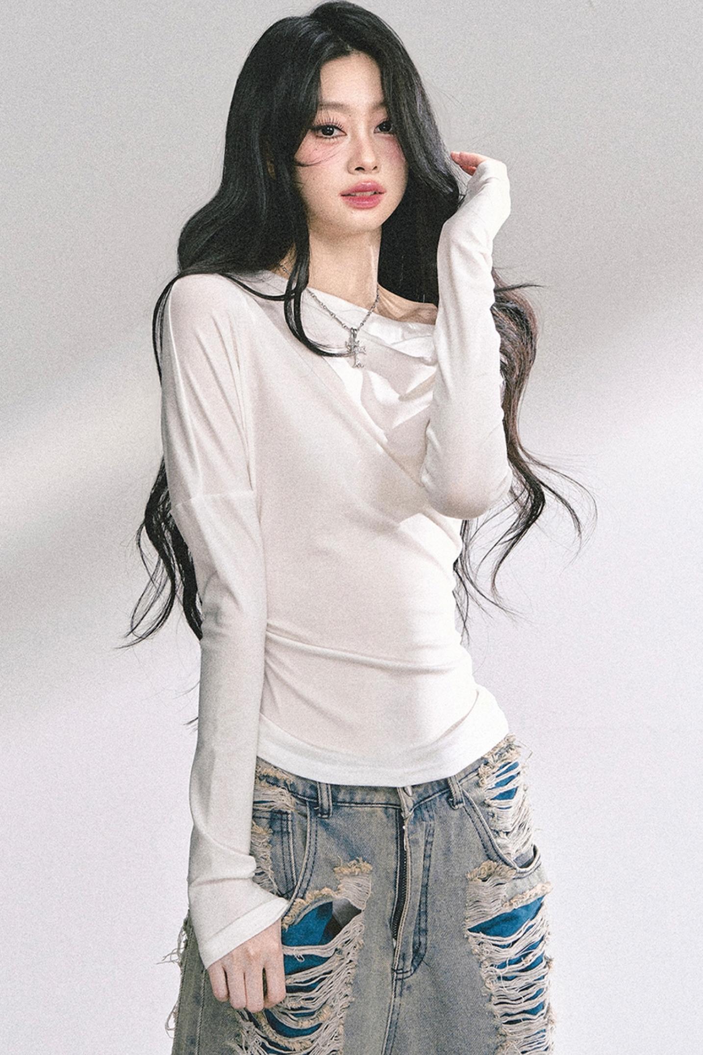 Straight Shoulder Long Sleeve T-Shirt