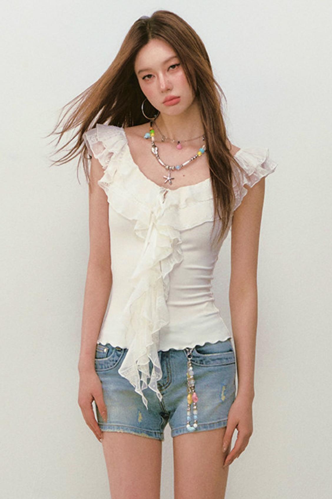 Multi-Layered Lace Ribbon T-Shirt