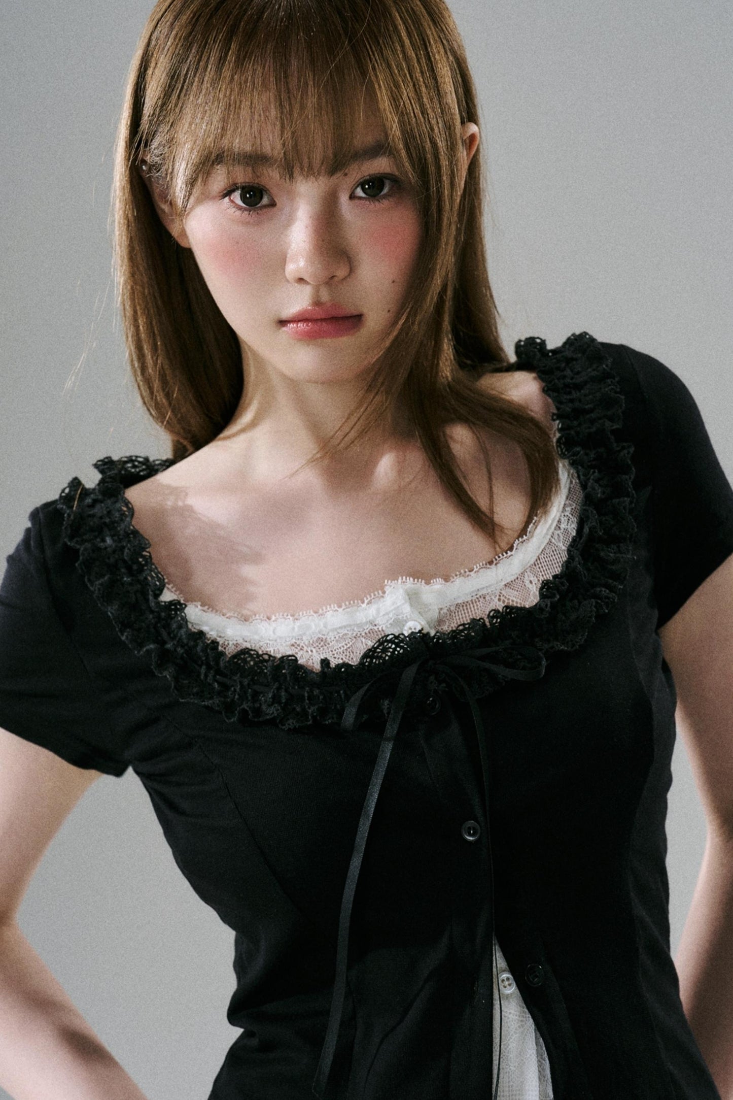 Fake Two-Piece Lace Slim Top