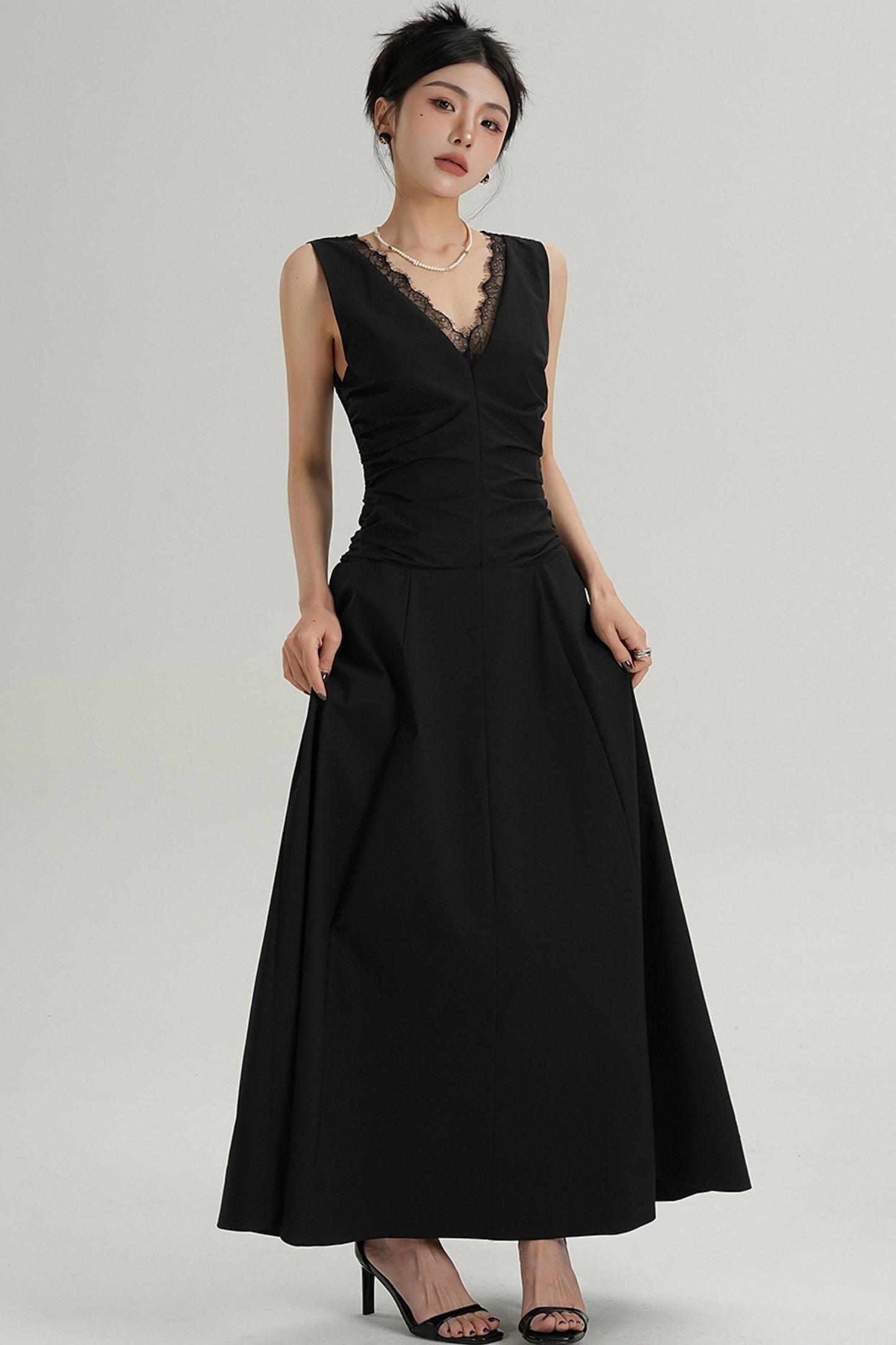 V-Neck Slim Pleated Lace Dress