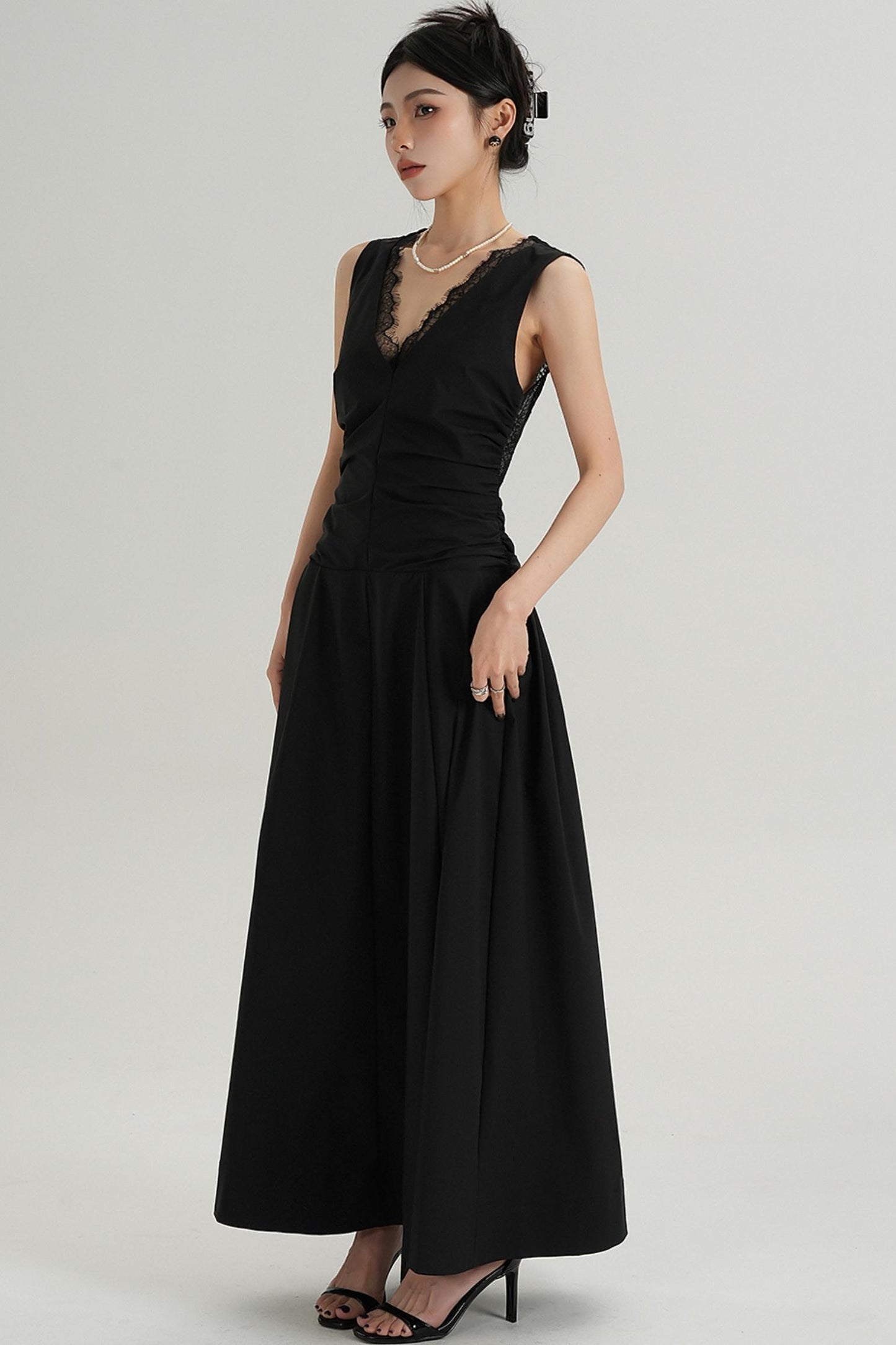 V-Neck Slim Pleated Lace Dress