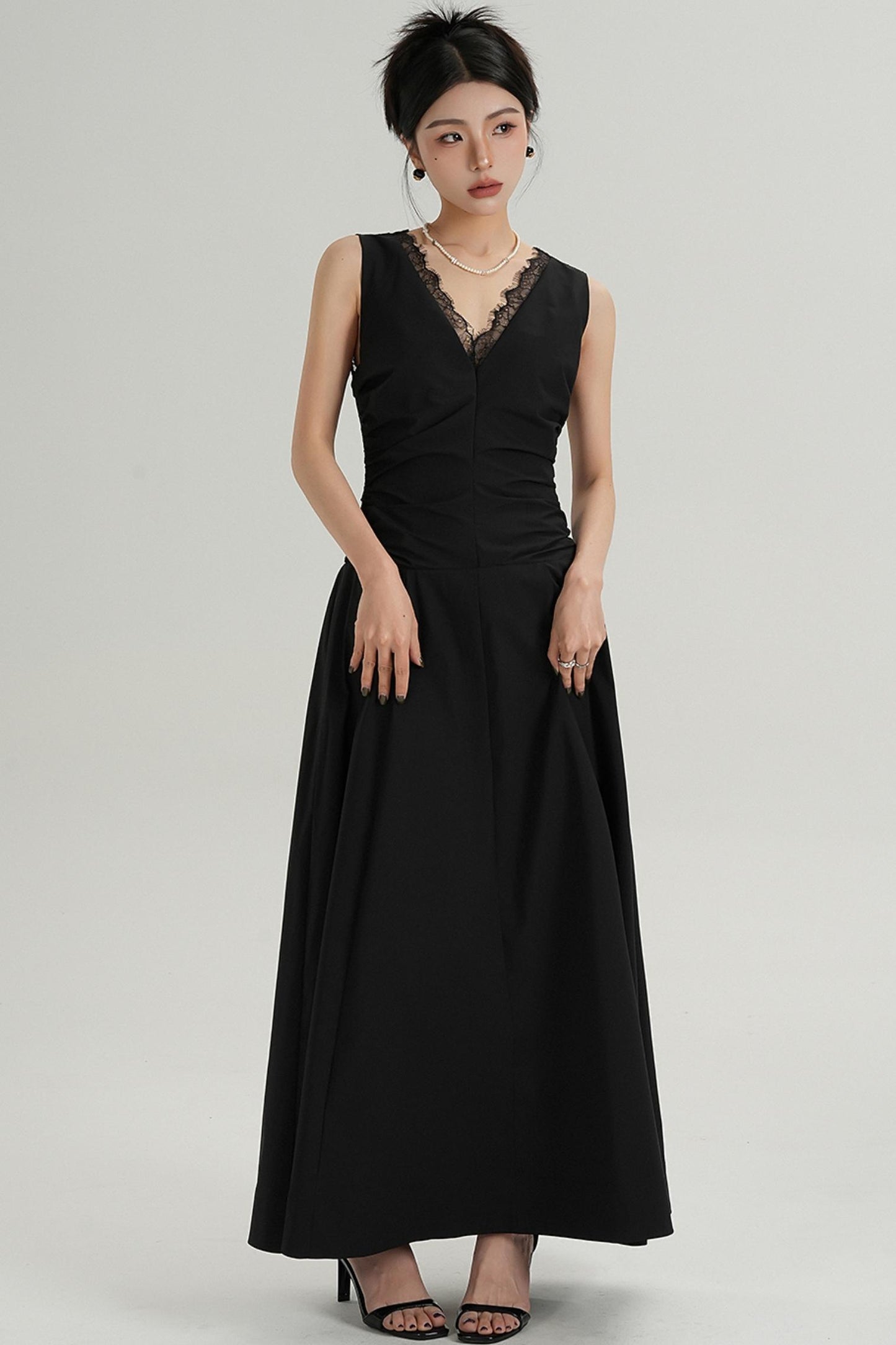 V-Neck Slim Pleated Lace Dress