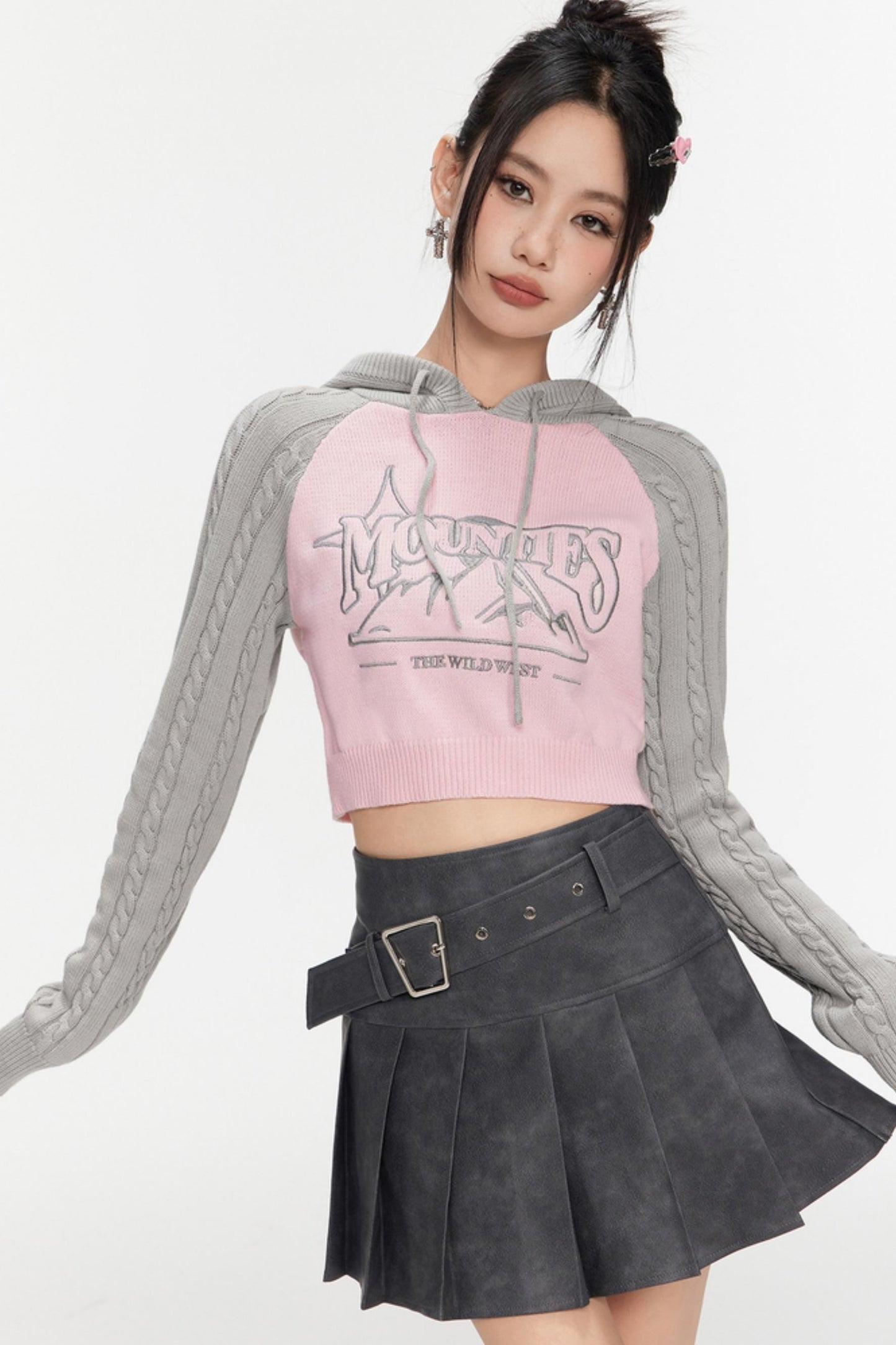 Contrasting Cropped Sweater