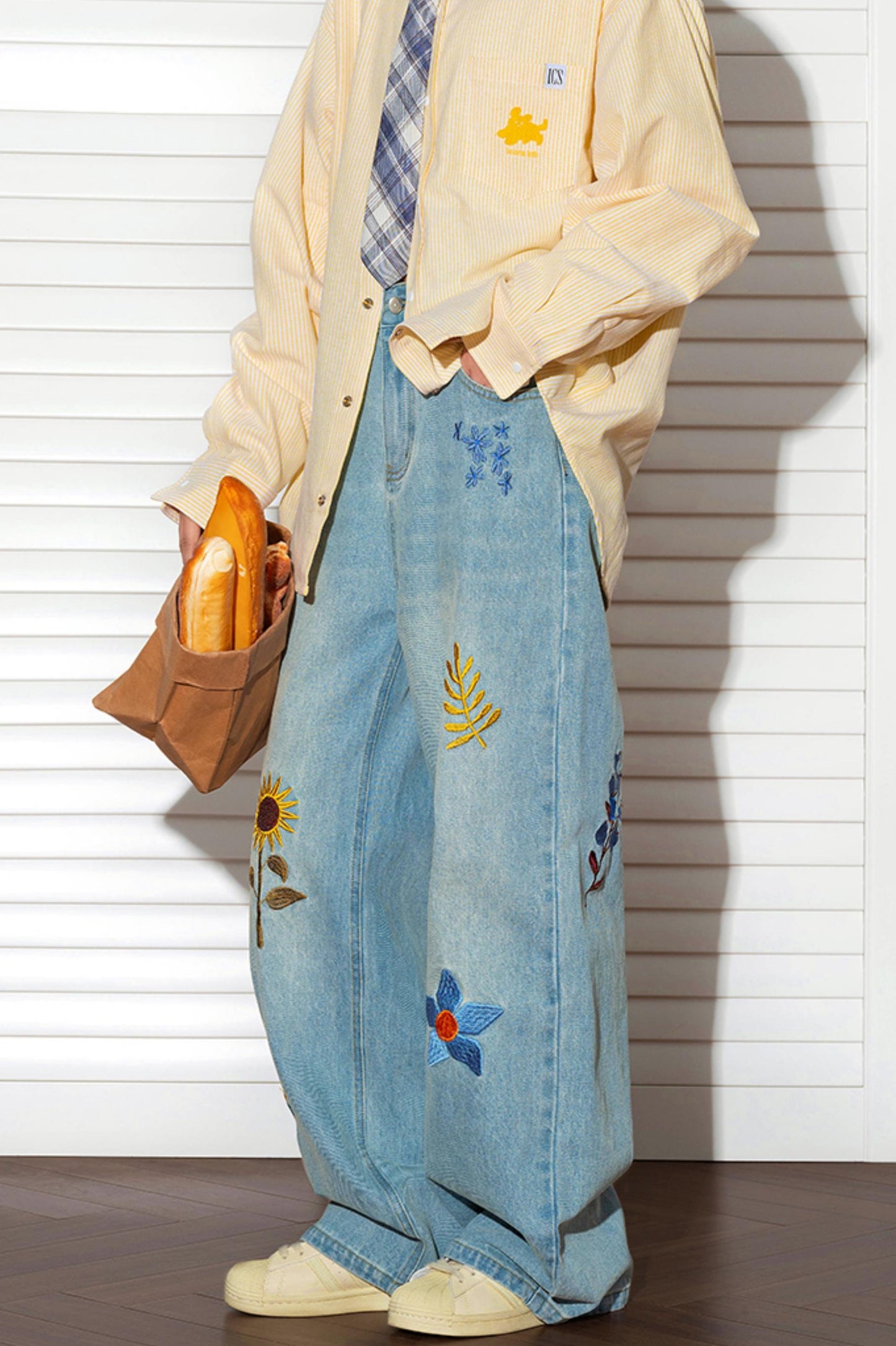 Retro Sunflower Embroidered Wide-Leg Jeans