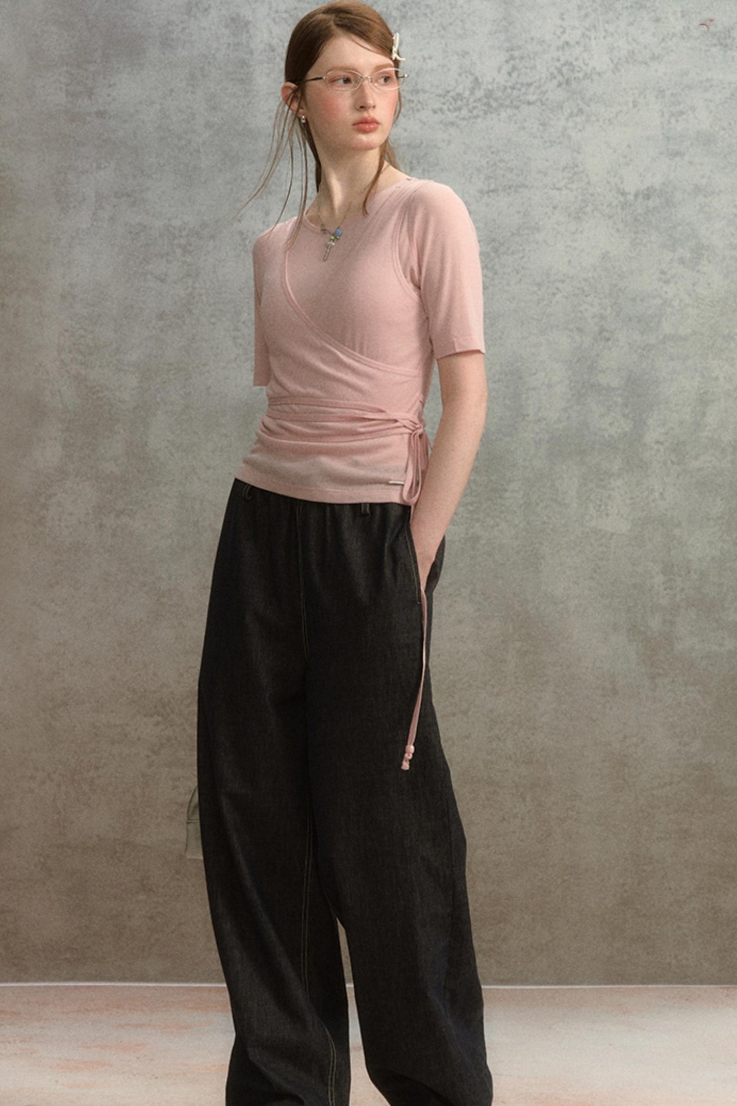 Niche V-Neck Slimming Tee