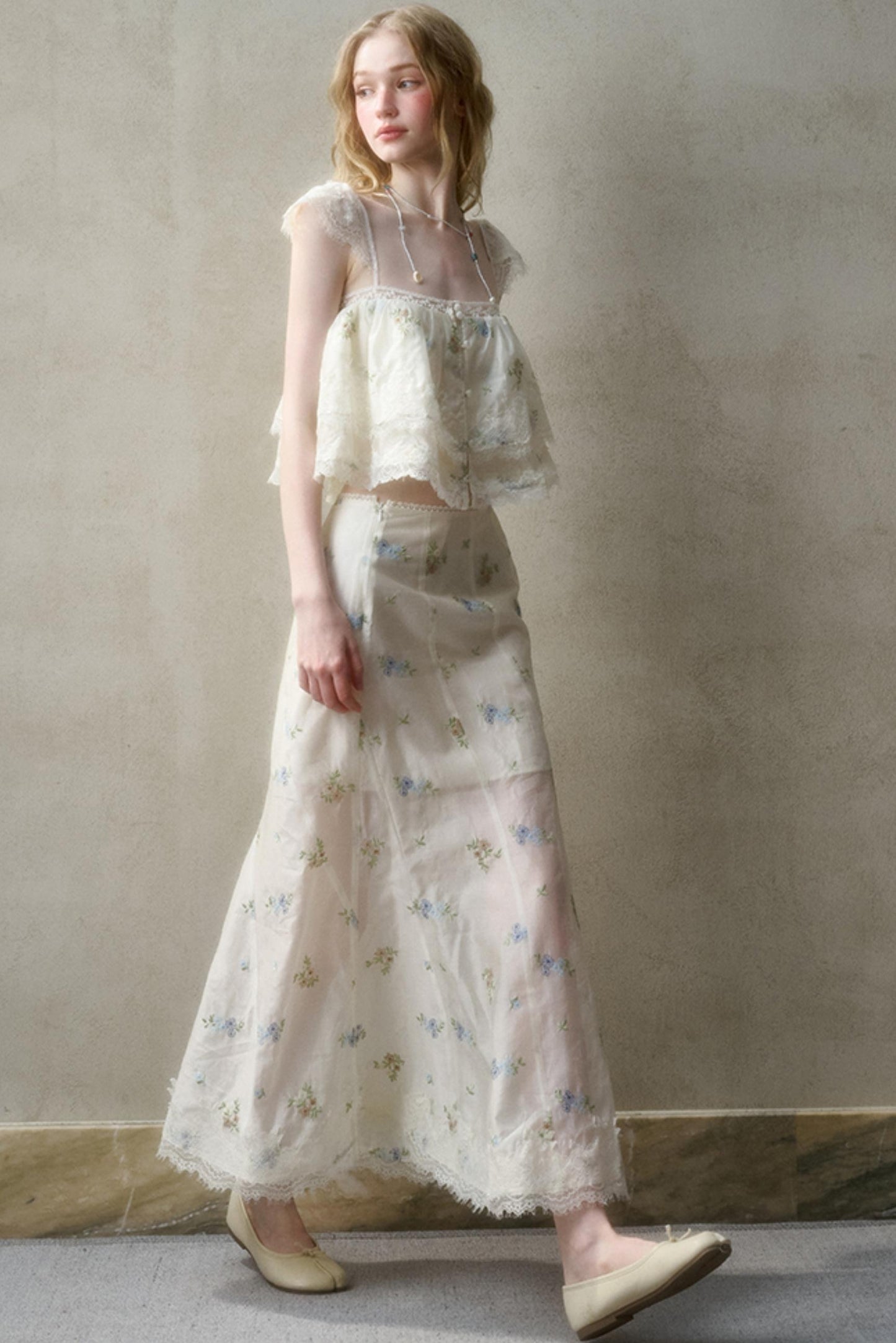 Airy Floral Ensemble Long Lace Skirt Set-Up