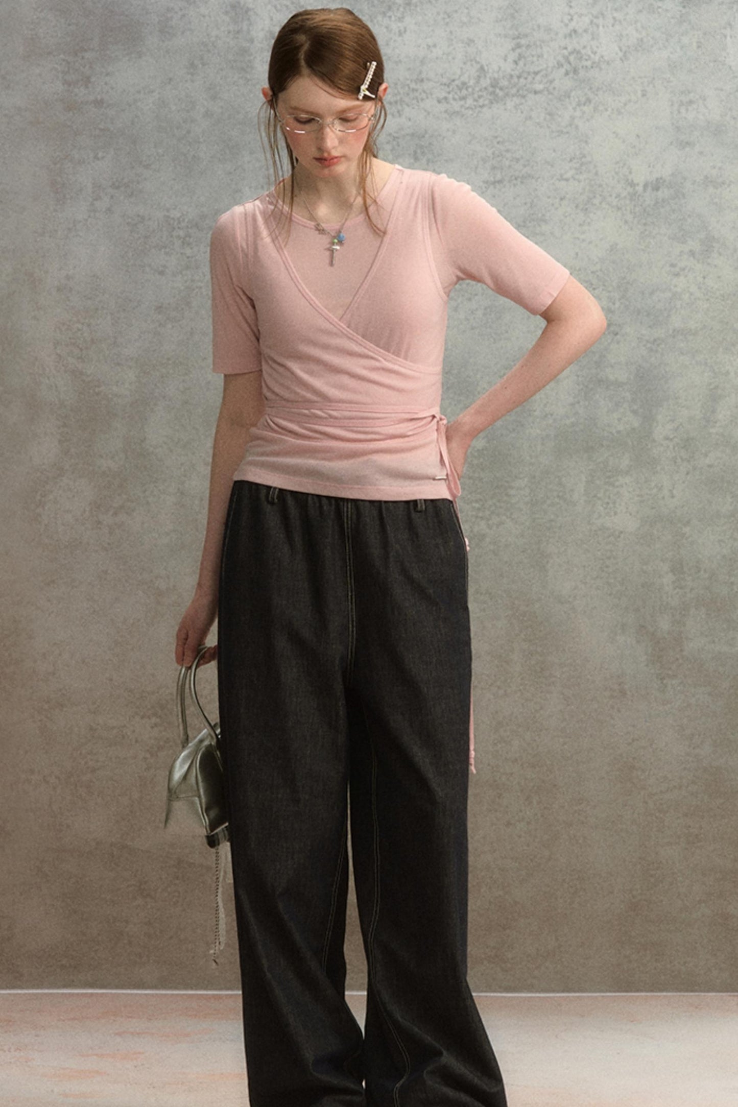 Niche V-Neck Slimming Tee