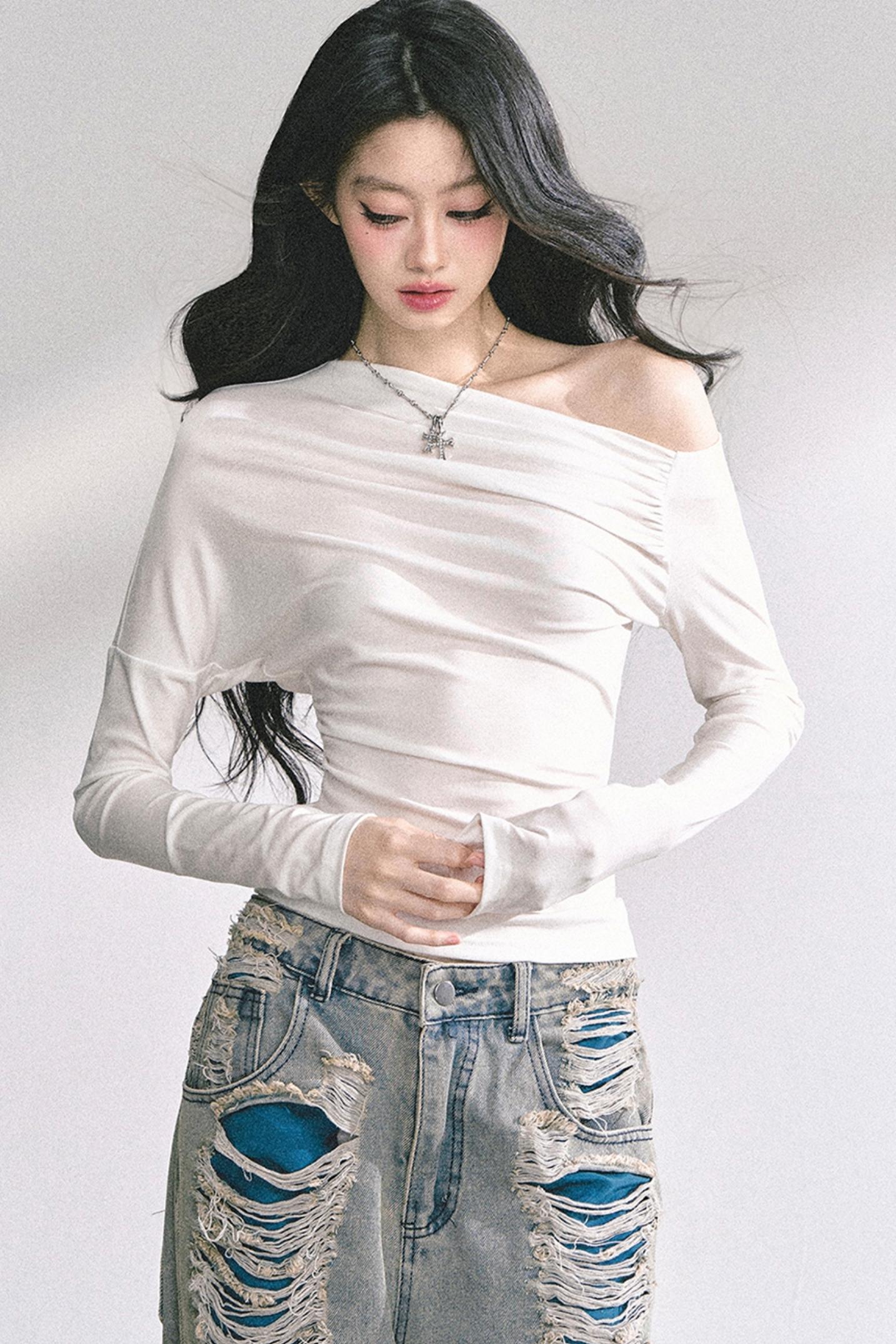 Straight Shoulder Long Sleeve T-Shirt