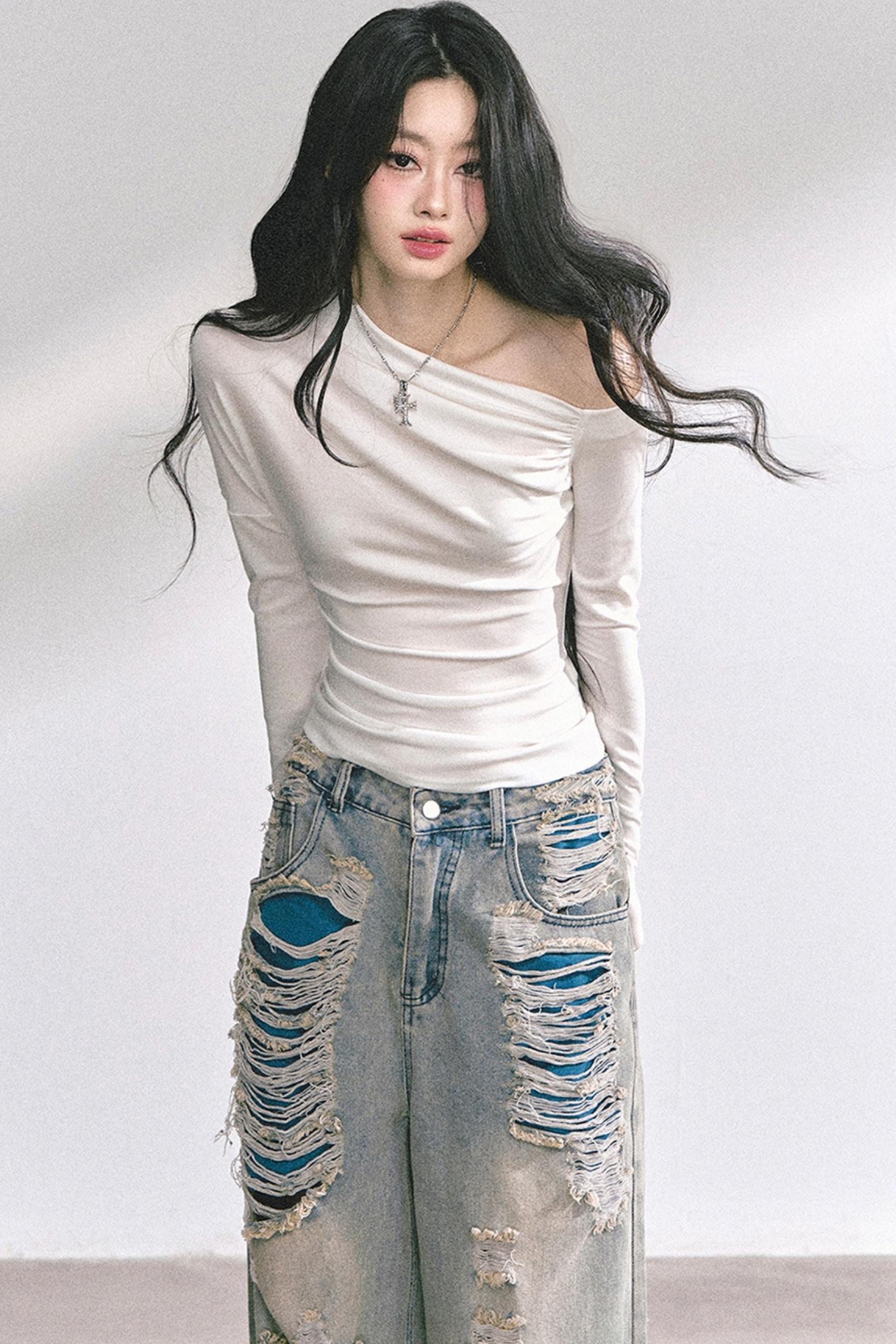 Straight Shoulder Long Sleeve T-Shirt