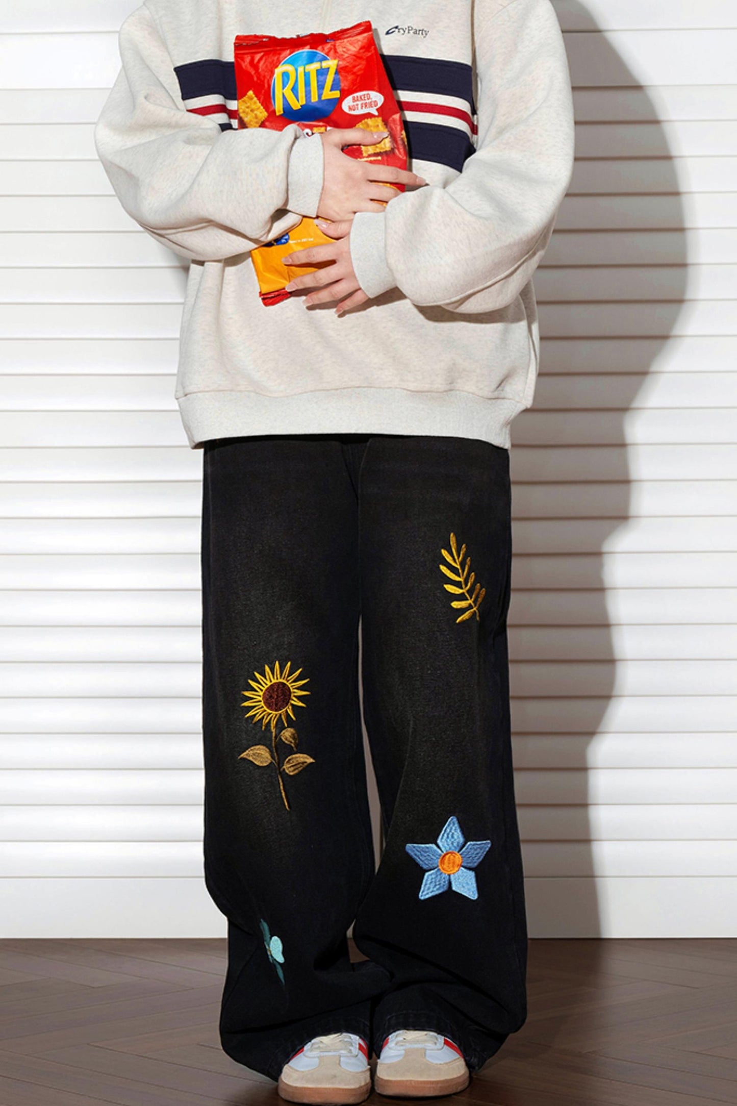 Retro Sunflower Embroidered Wide-Leg Jeans