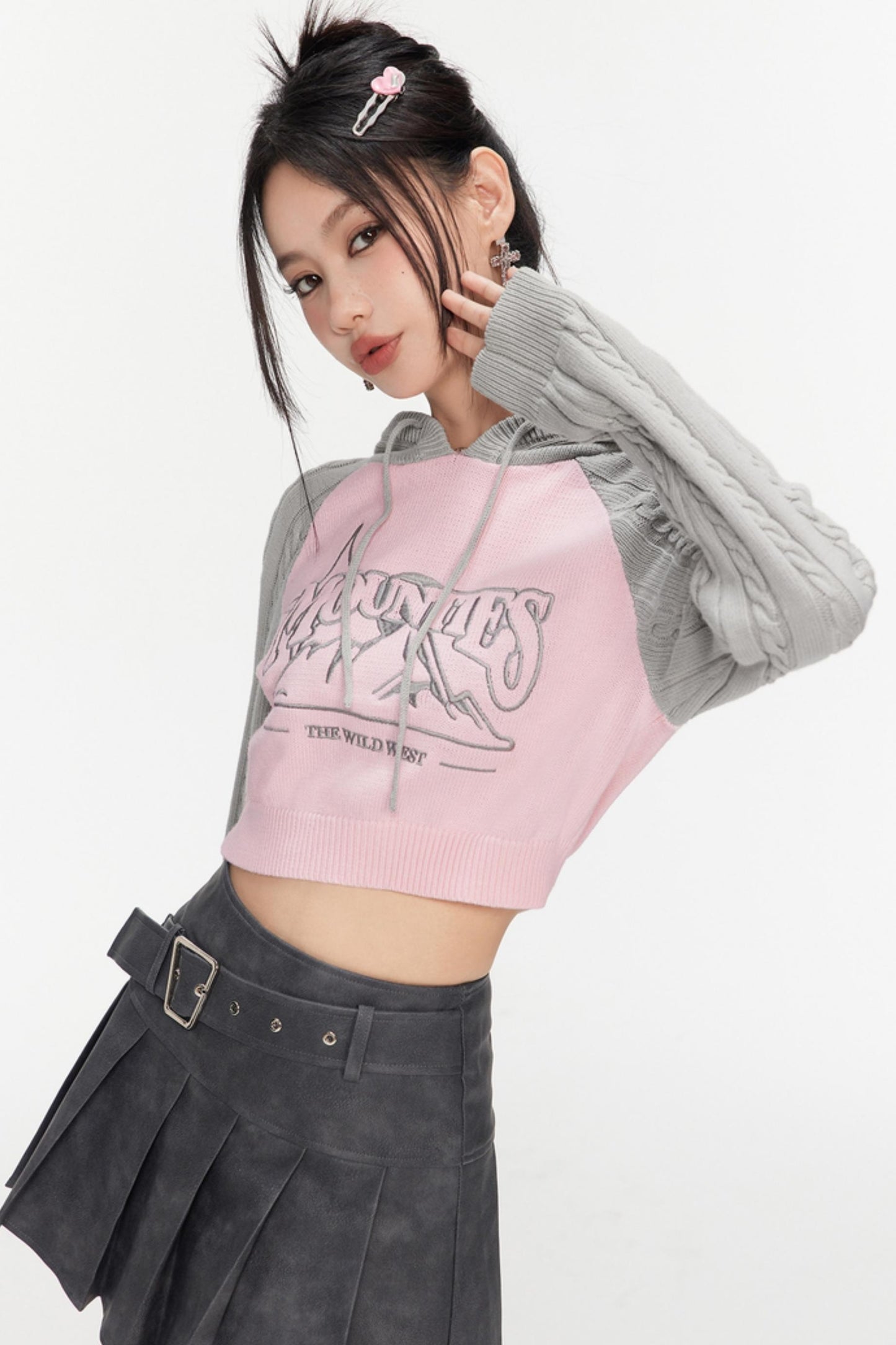 Contrasting Cropped Sweater