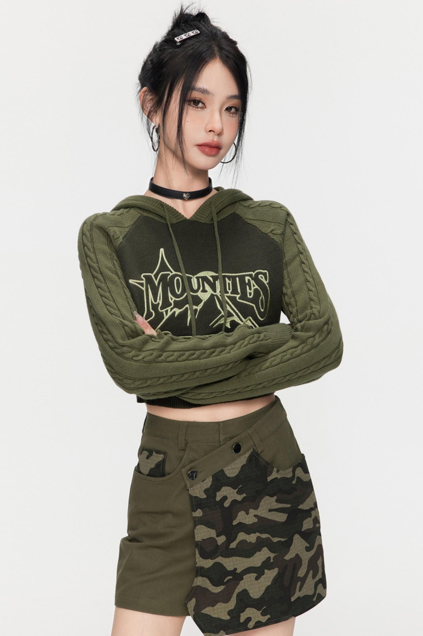 Contrasting Cropped Sweater