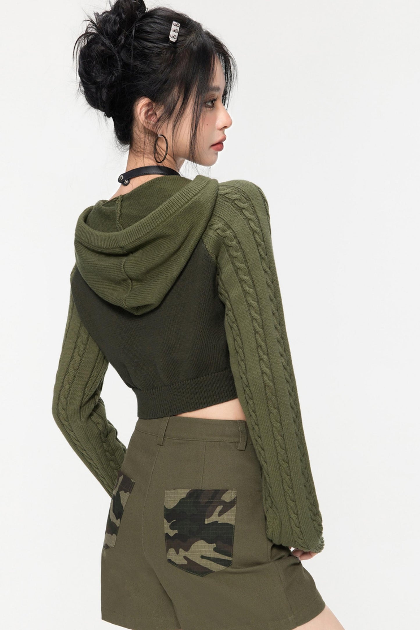 Contrasting Cropped Sweater