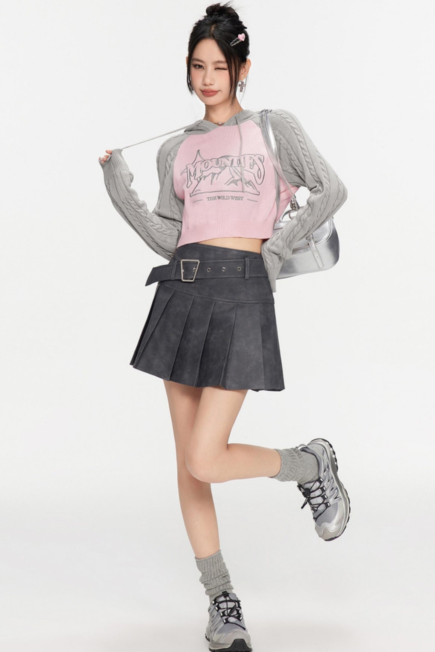 Contrasting Cropped Sweater