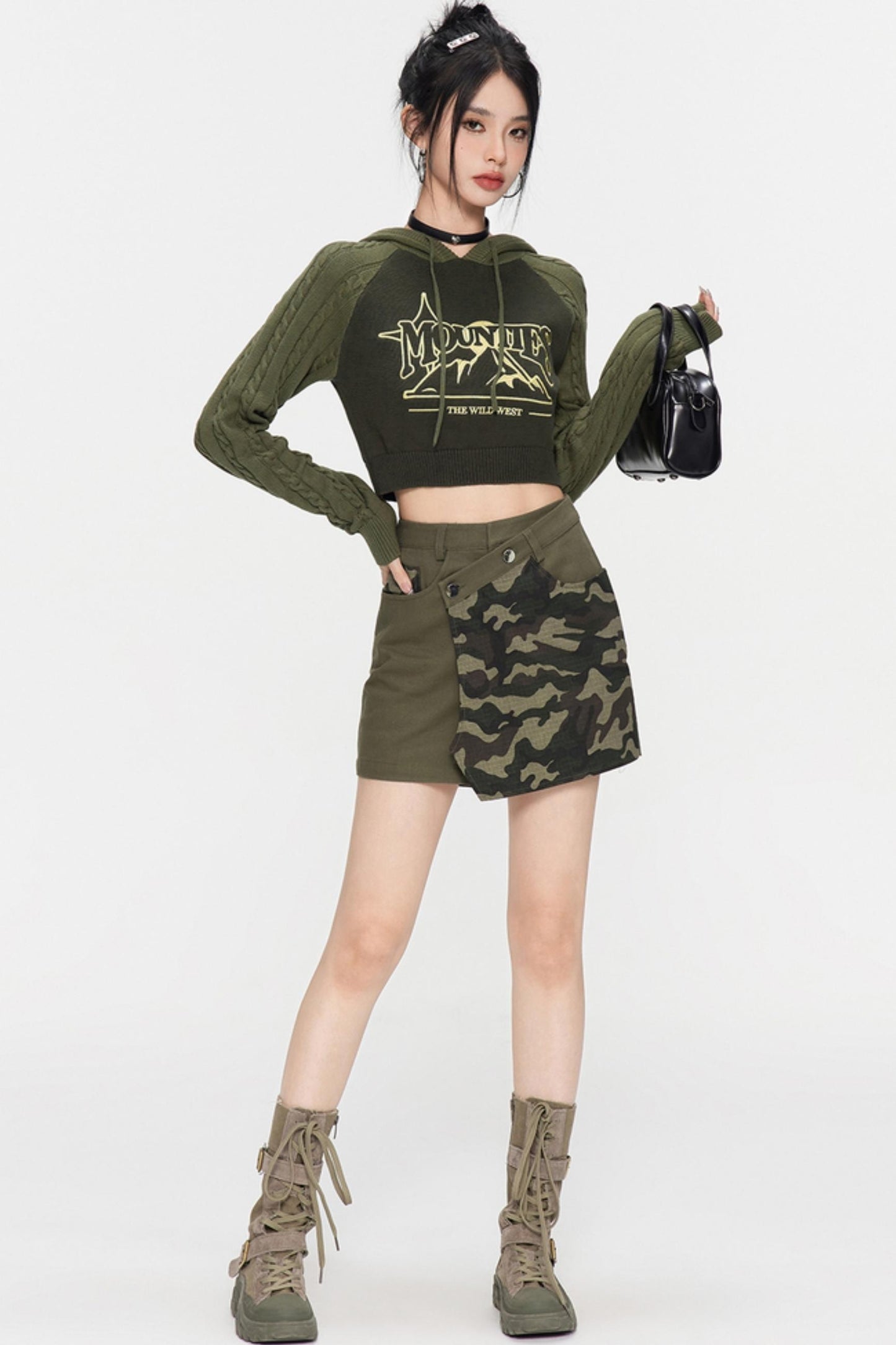 Contrasting Cropped Sweater