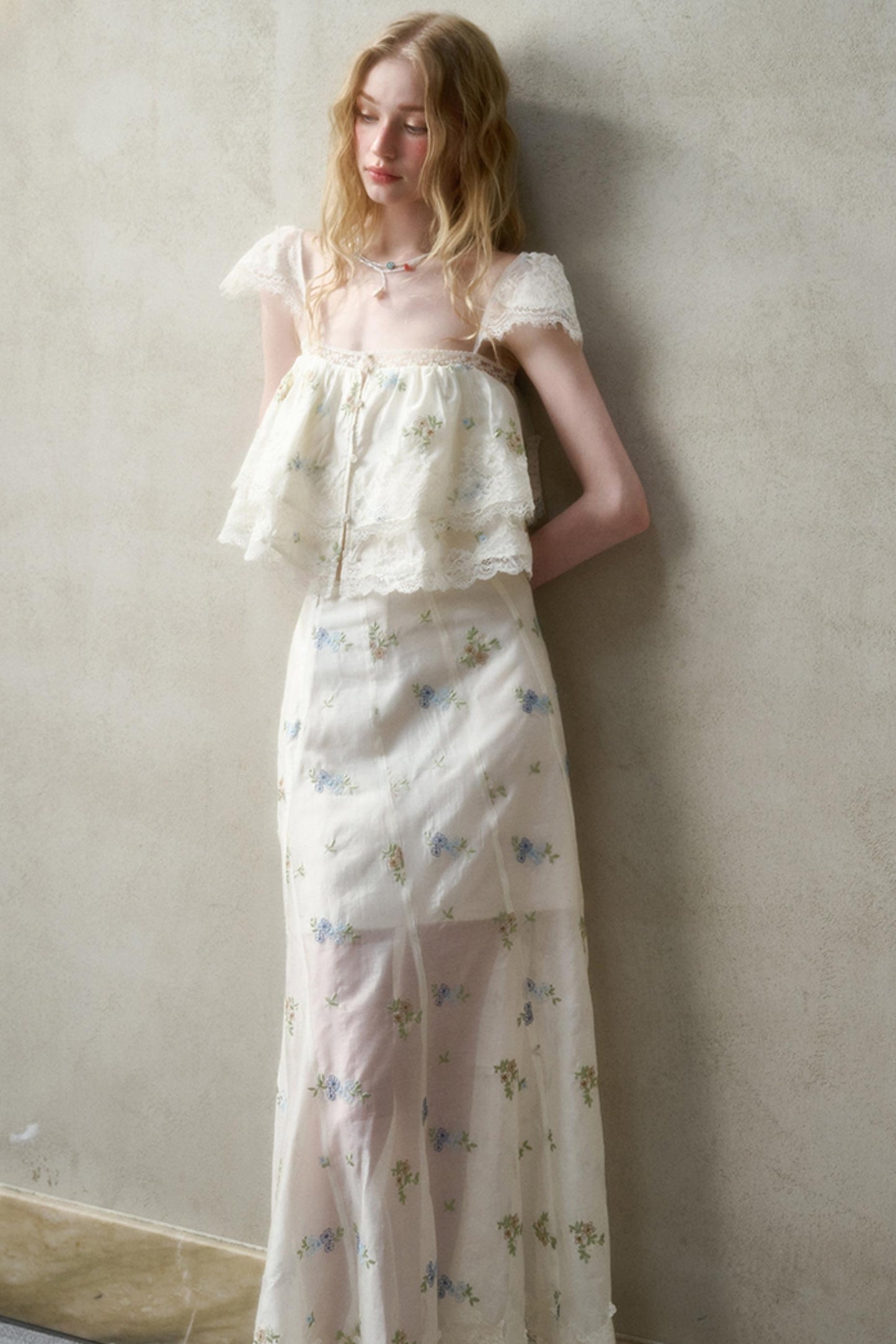 Airy Floral Ensemble Long Lace Skirt Set-Up