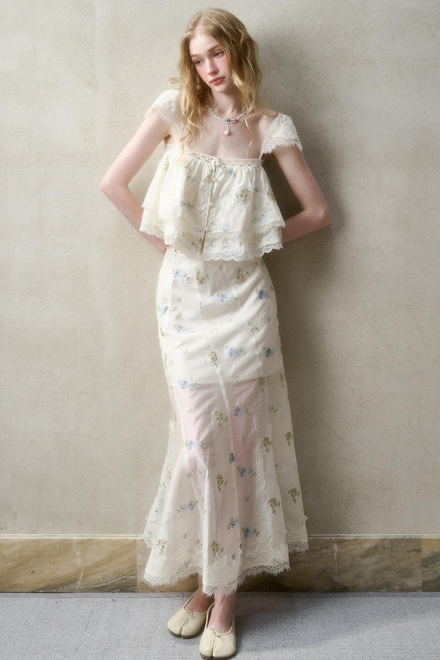 Airy Floral Ensemble Long Lace Skirt Set-Up