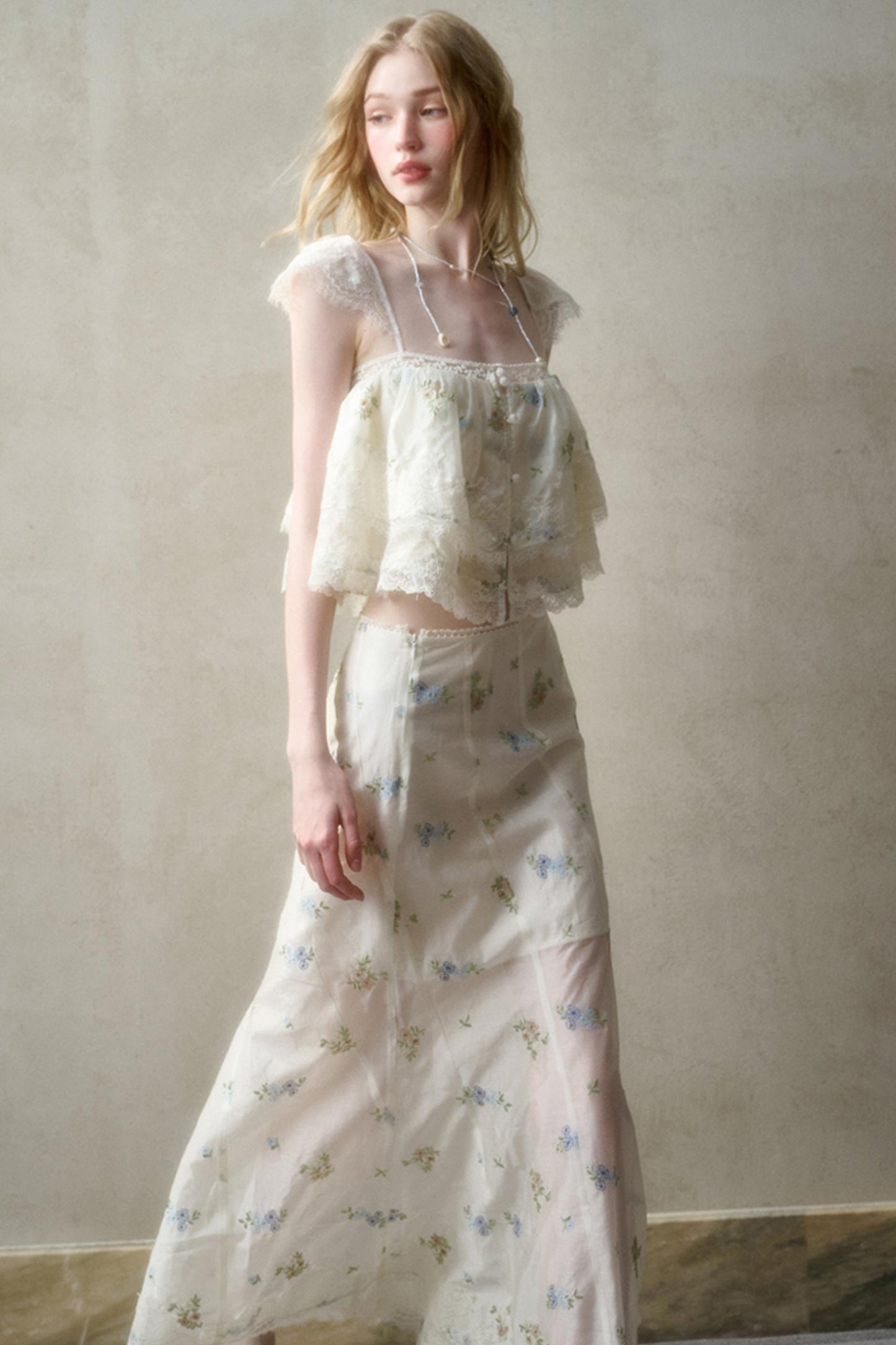 Airy Floral Ensemble Long Lace Skirt Set-Up