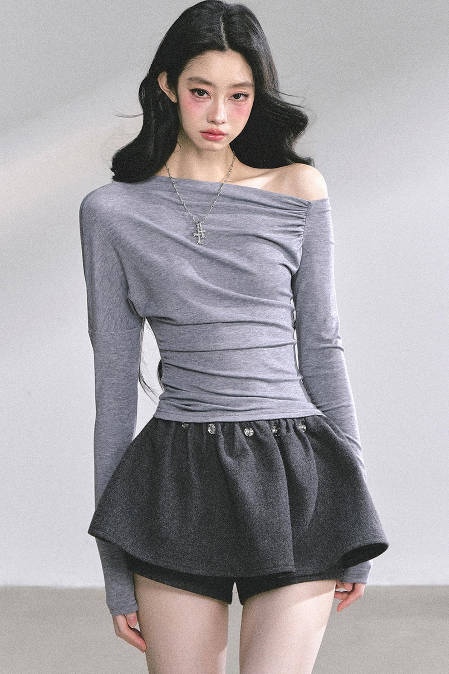 Straight Shoulder Long Sleeve T-Shirt