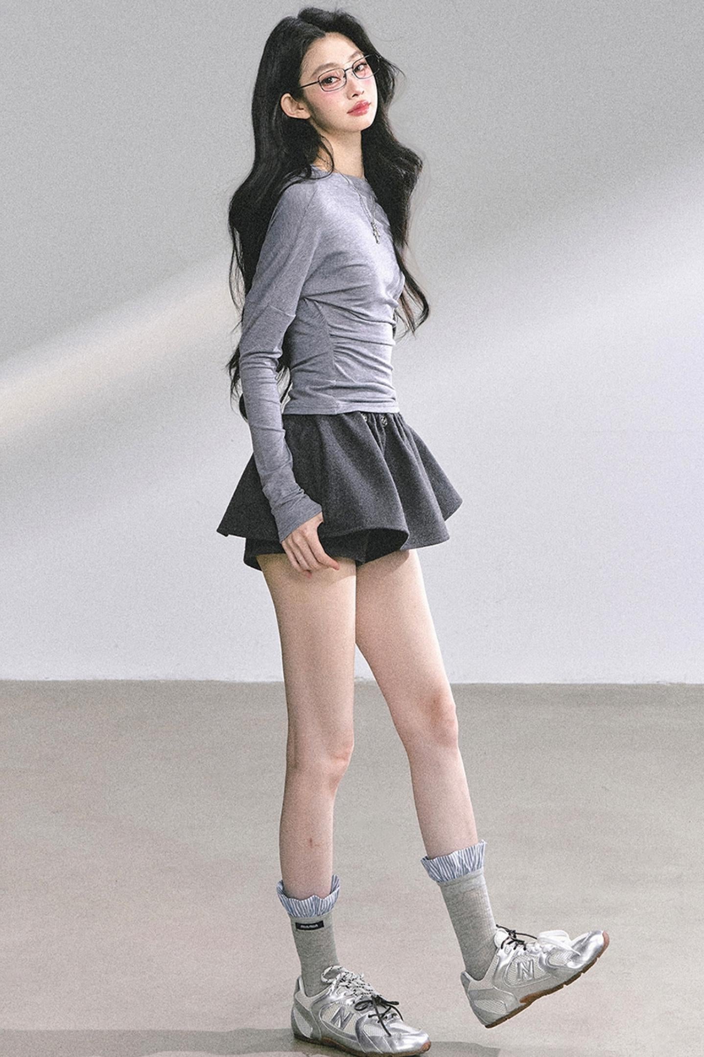 Straight Shoulder Long Sleeve T-Shirt