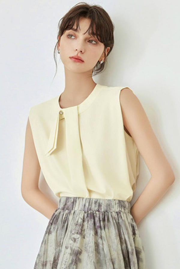 Refined Office Look Sleeveless Top