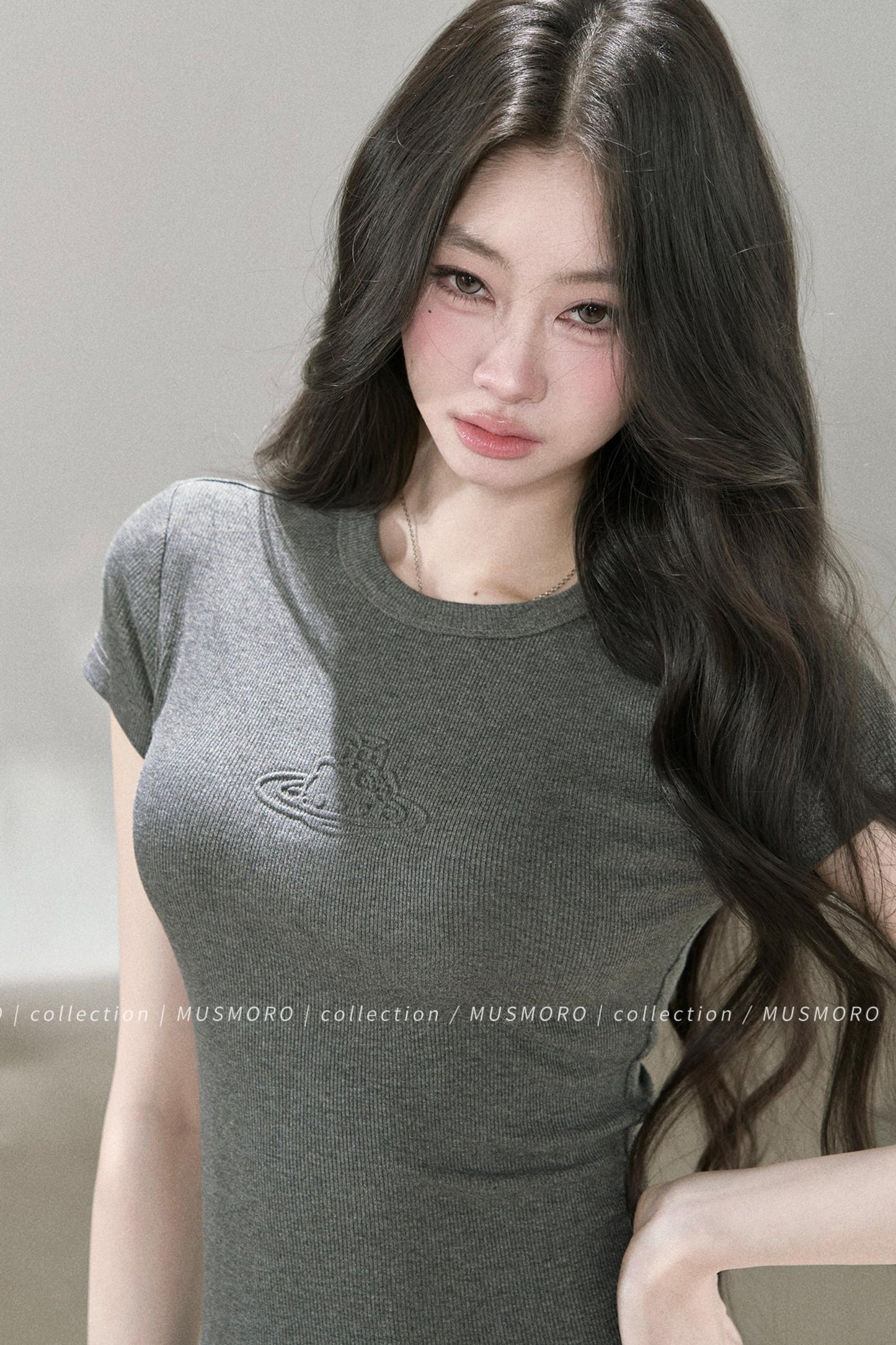 Embossed Cat Irregular Hem Bamboo Cotton T-Shirt