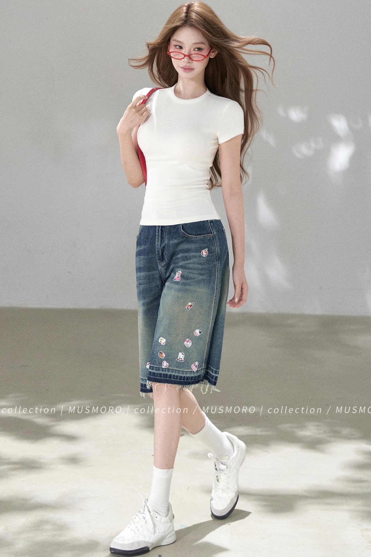 Embossed Cat Irregular Hem Bamboo Cotton T-Shirt