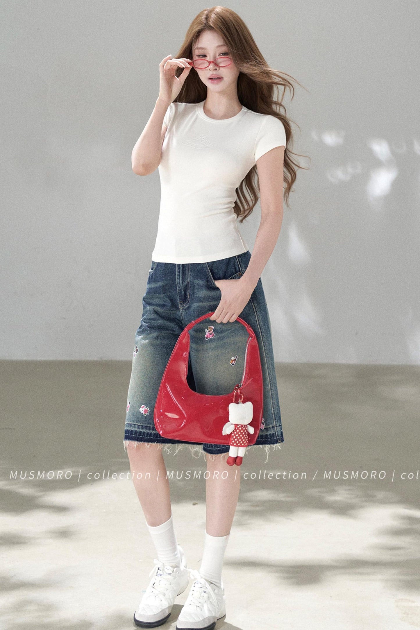 Embossed Cat Irregular Hem Bamboo Cotton T-Shirt