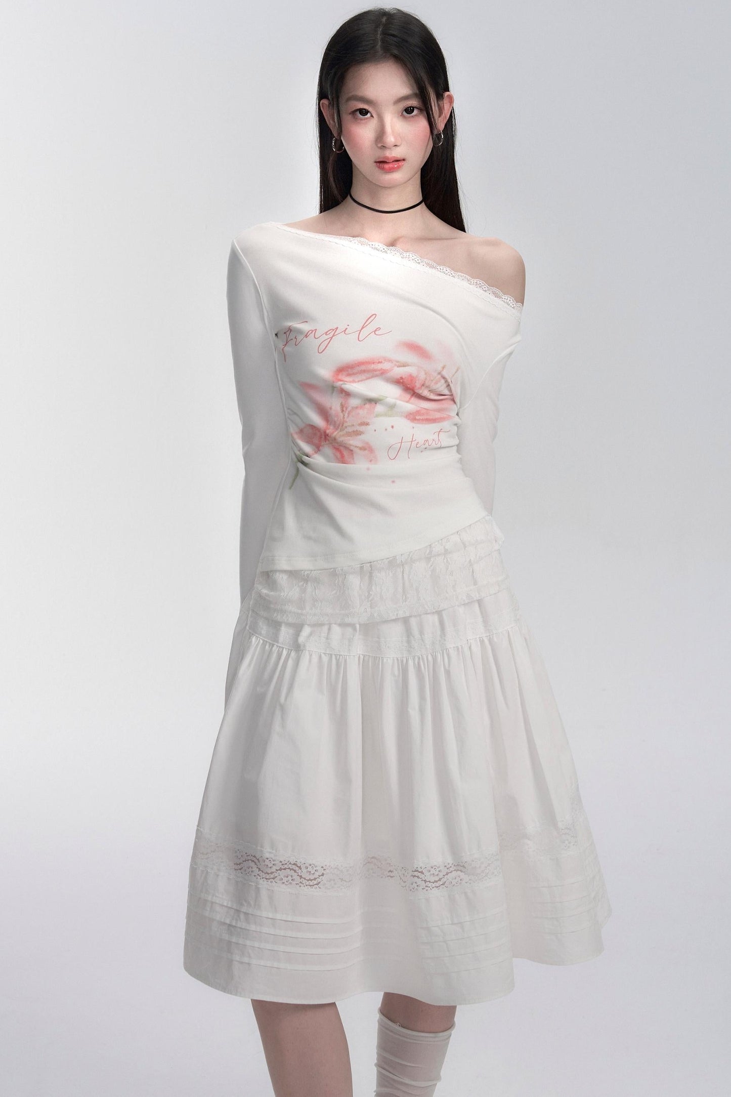 Mittellanger Spitzenrock 