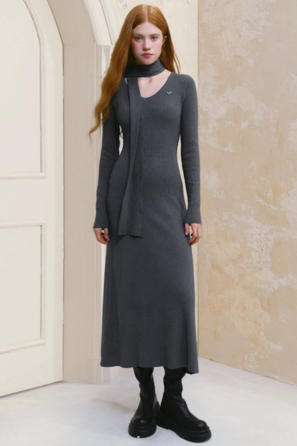 퍼스트 멜로디 니트 맥시 드레스 