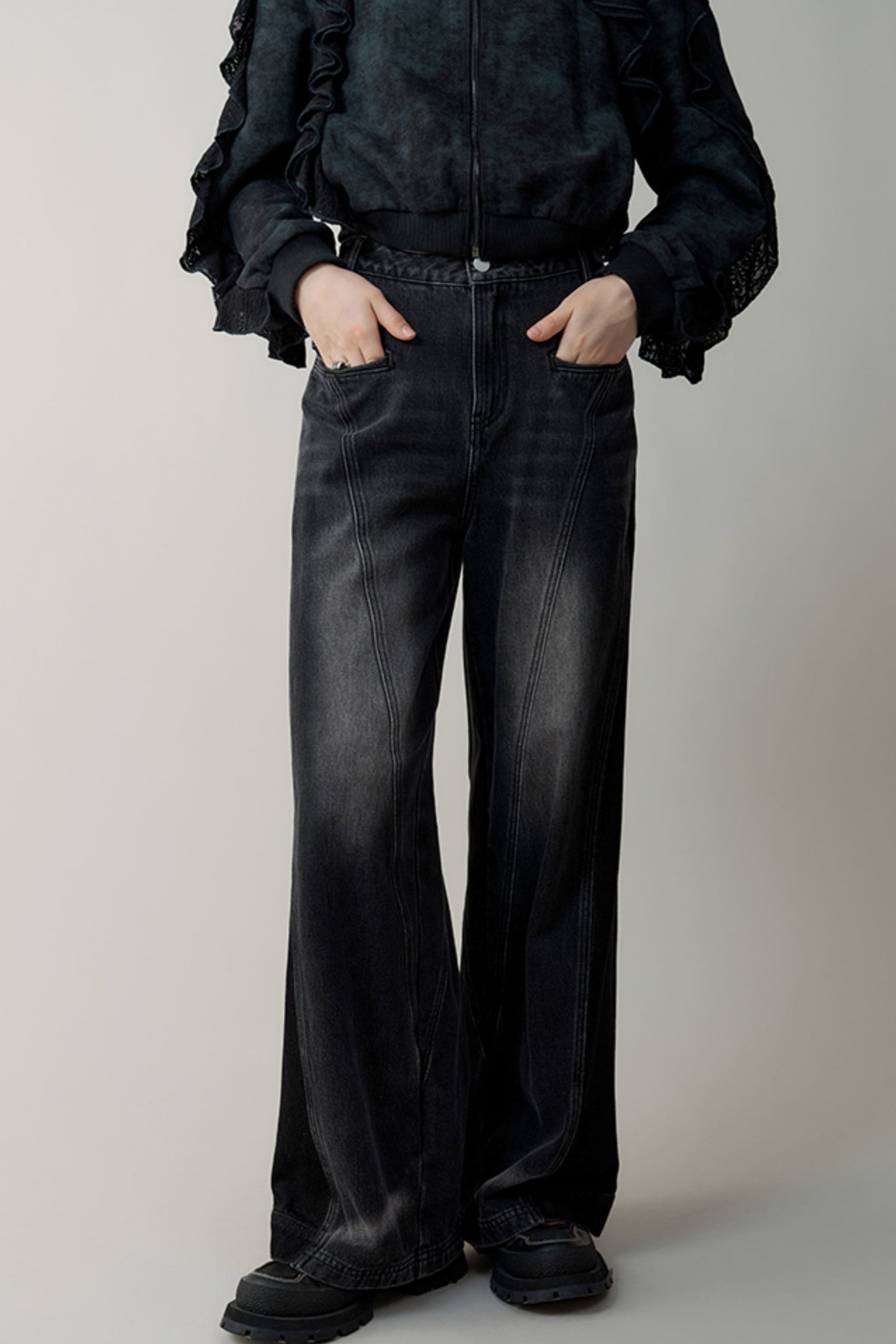 LOOSE DRAPE MOP JEANS