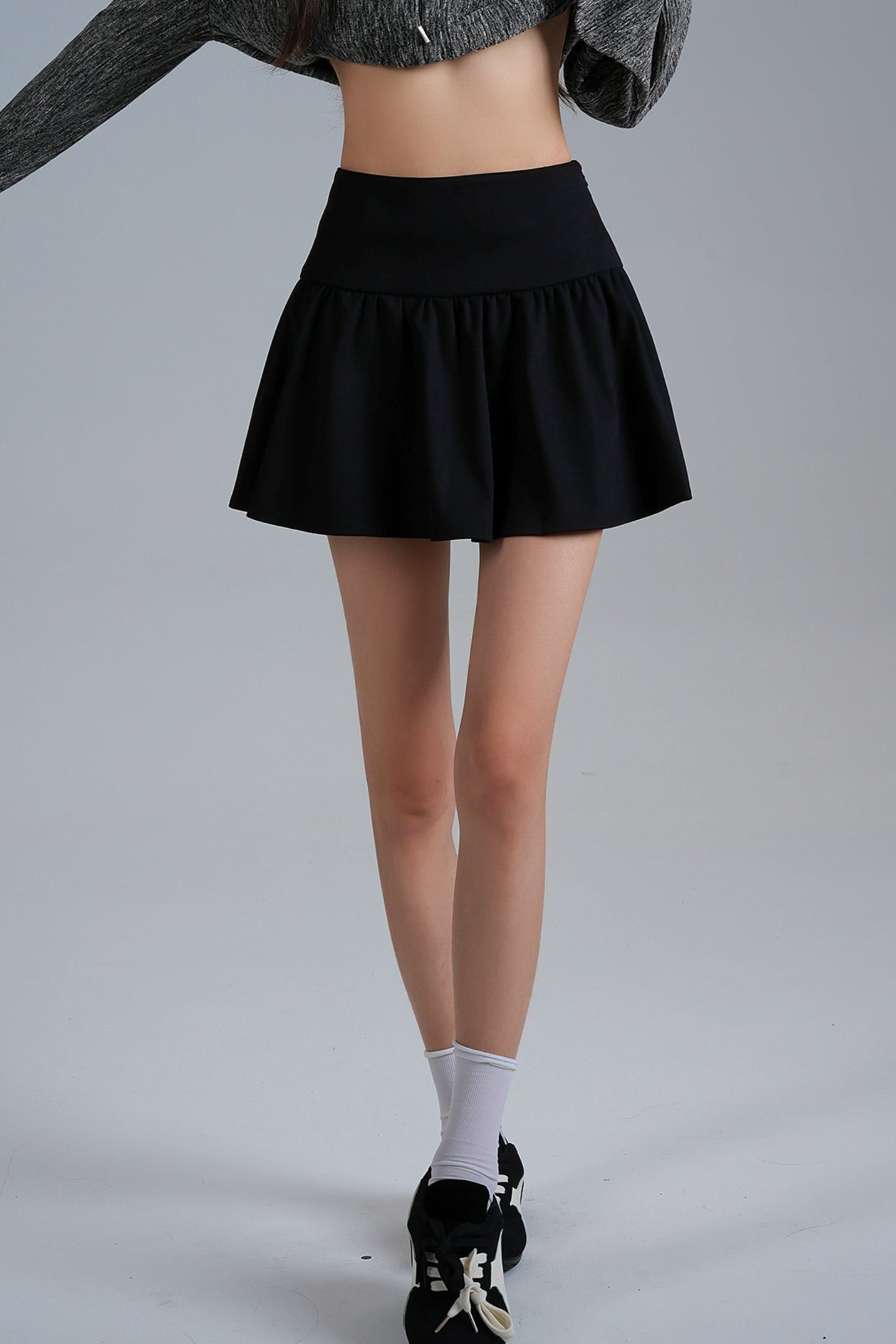 American Black High-Waist Pleated Skirt