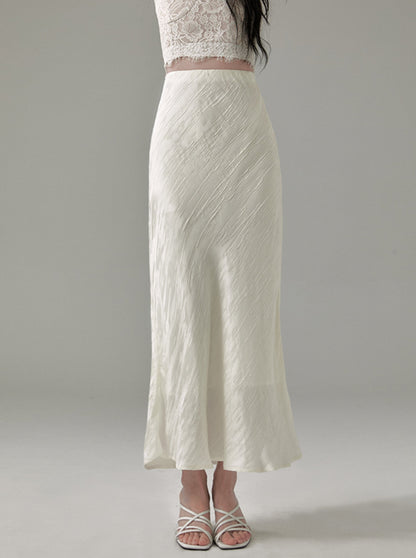 High-waisted slim skirt